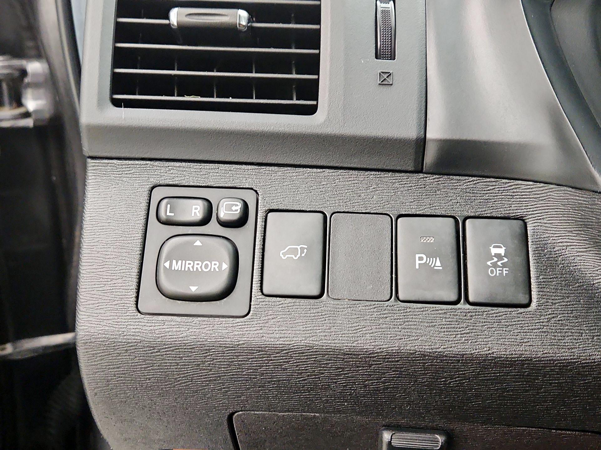 Thumbnail: 2014 Toyota Venza - 13