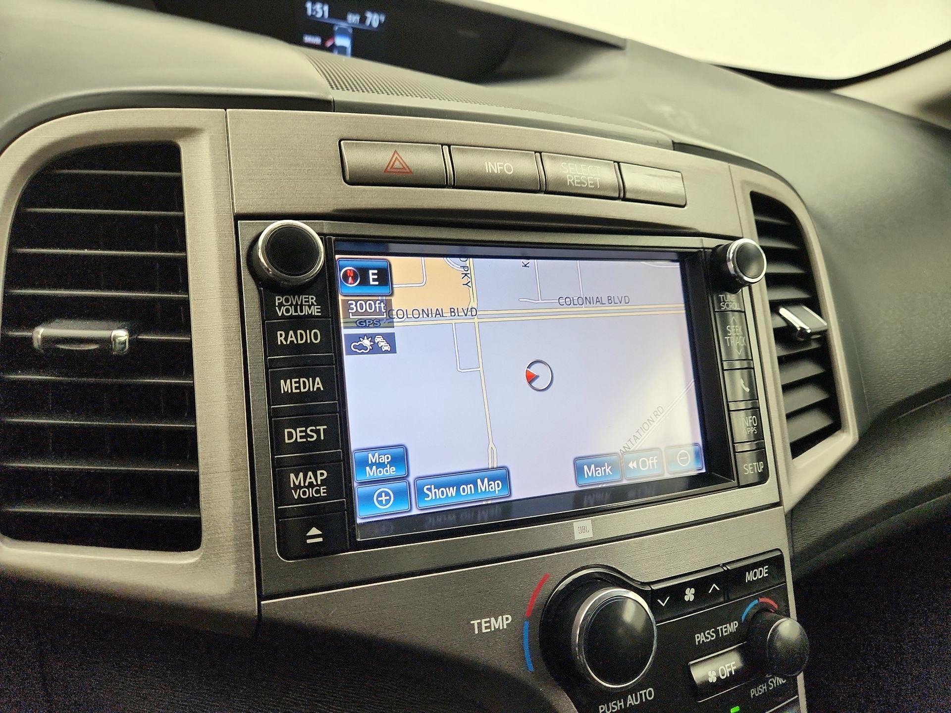 Thumbnail: 2014 Toyota Venza - 14