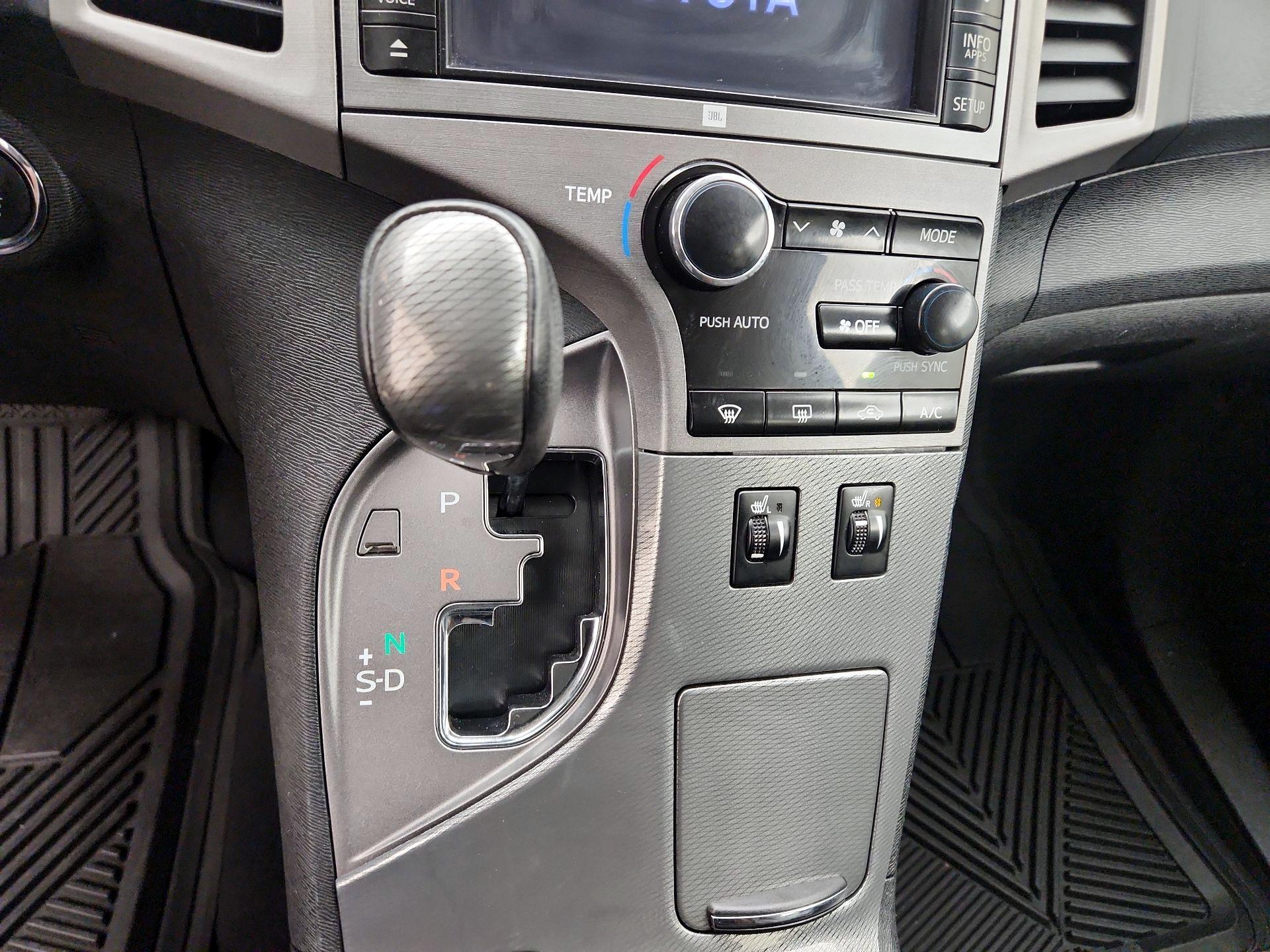 Thumbnail: 2014 Toyota Venza - 18