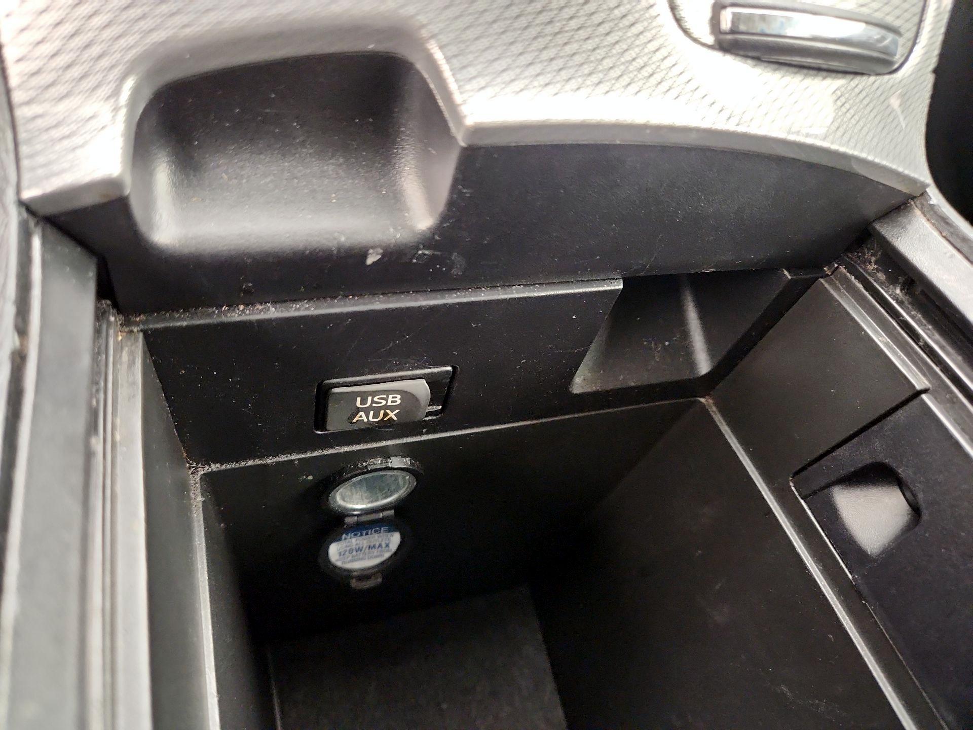 Thumbnail: 2014 Toyota Venza - 19