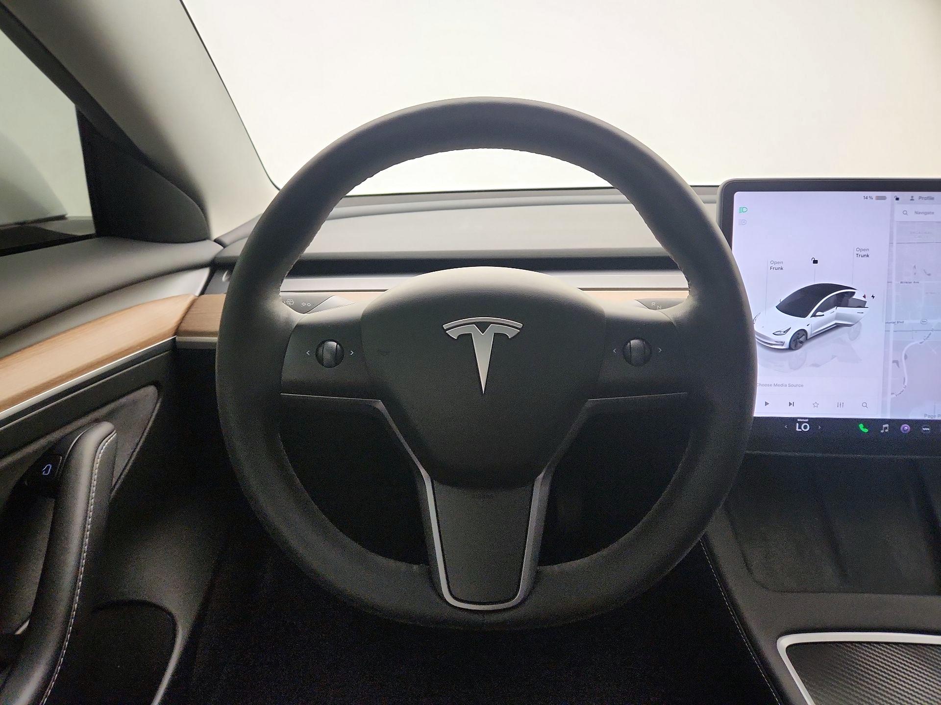 Thumbnail: 2023 Tesla Model 3 - 10