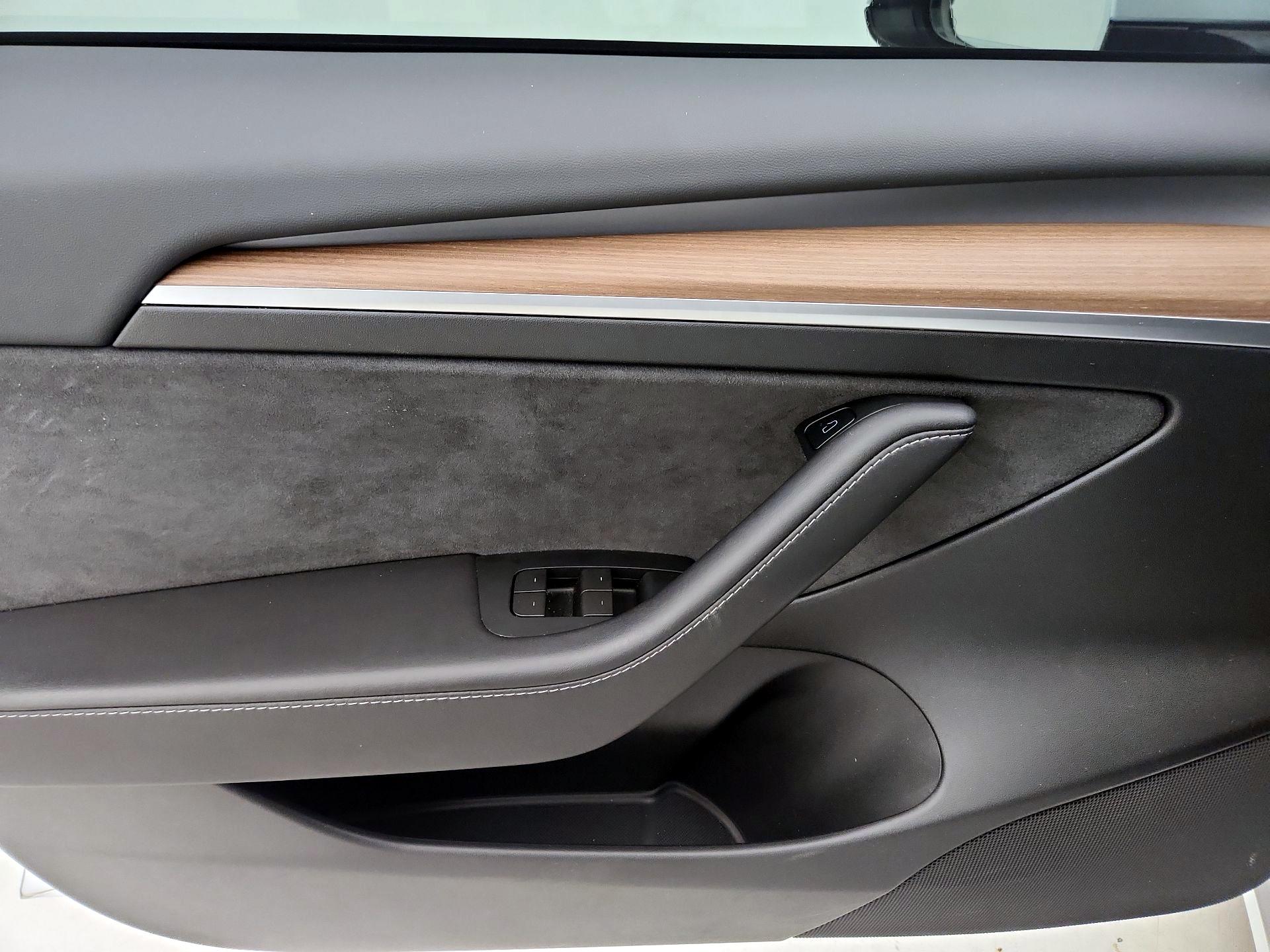 Thumbnail: 2023 Tesla Model 3 - 12