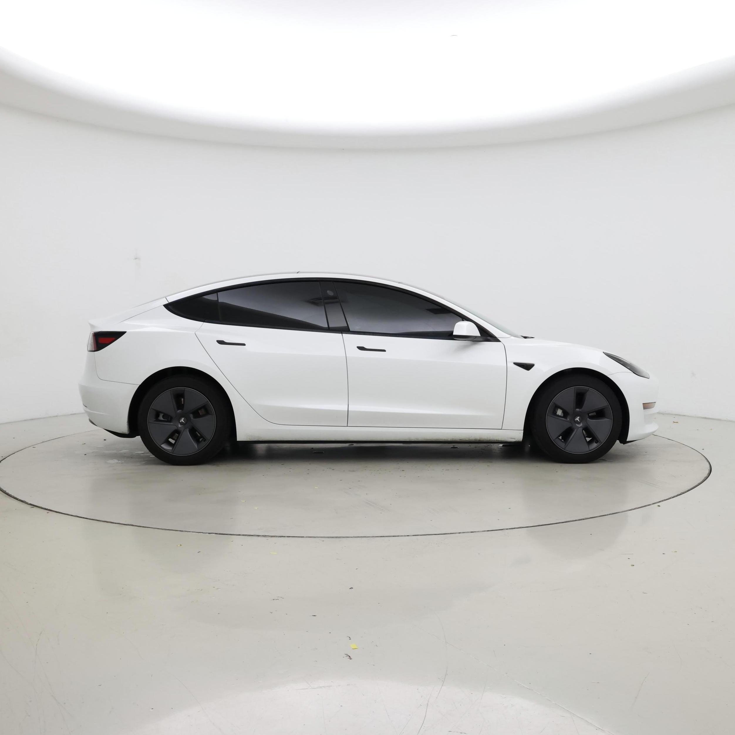 Thumbnail: 2023 Tesla Model 3 - 7