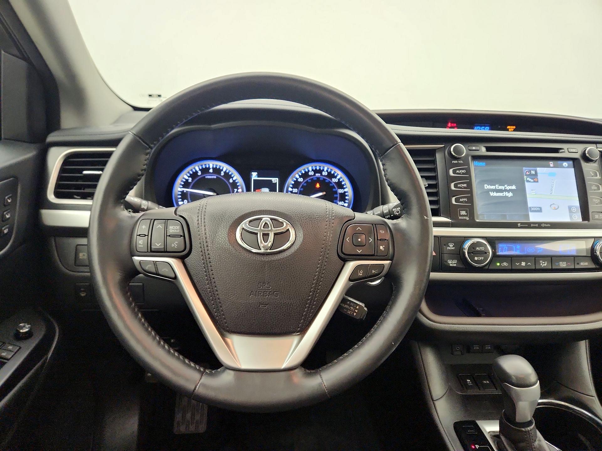 Thumbnail: 2017 Toyota Highlander - 10