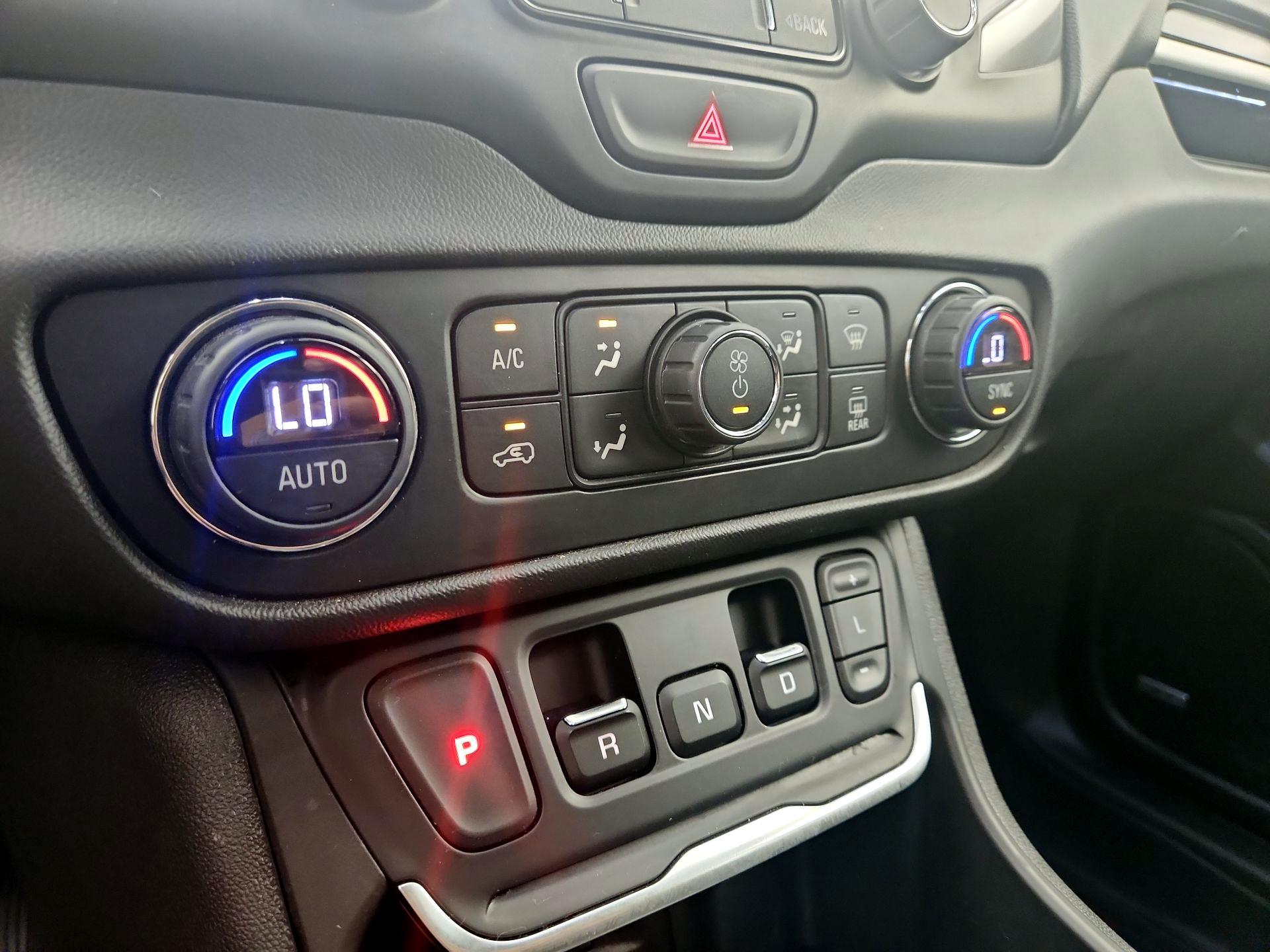 Thumbnail: 2020 GMC Terrain - 16