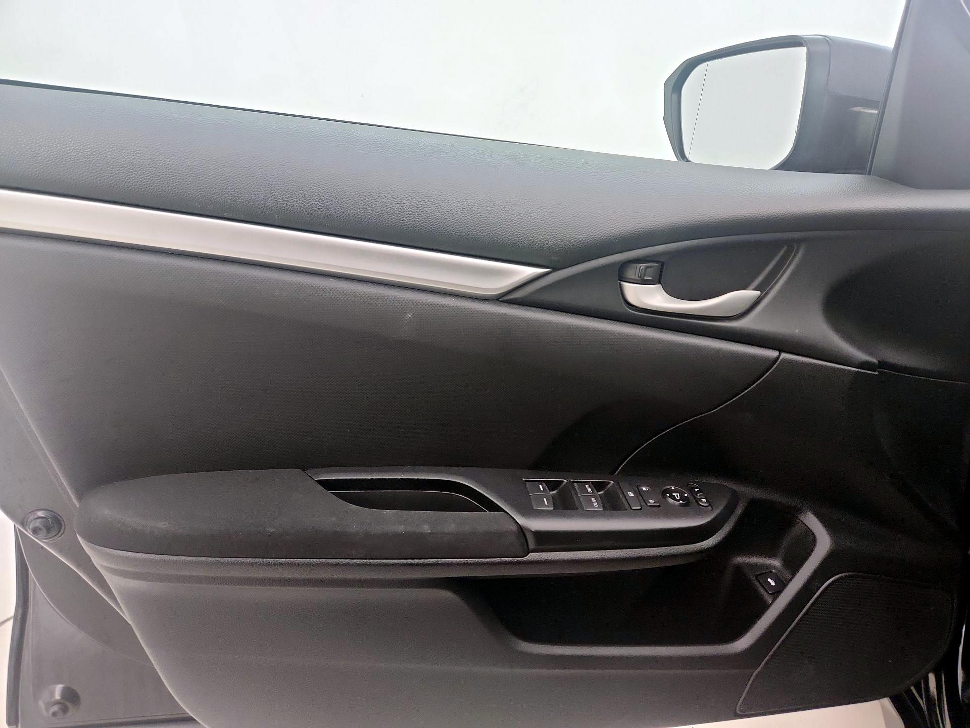 Thumbnail: 2016 Honda Civic - 12