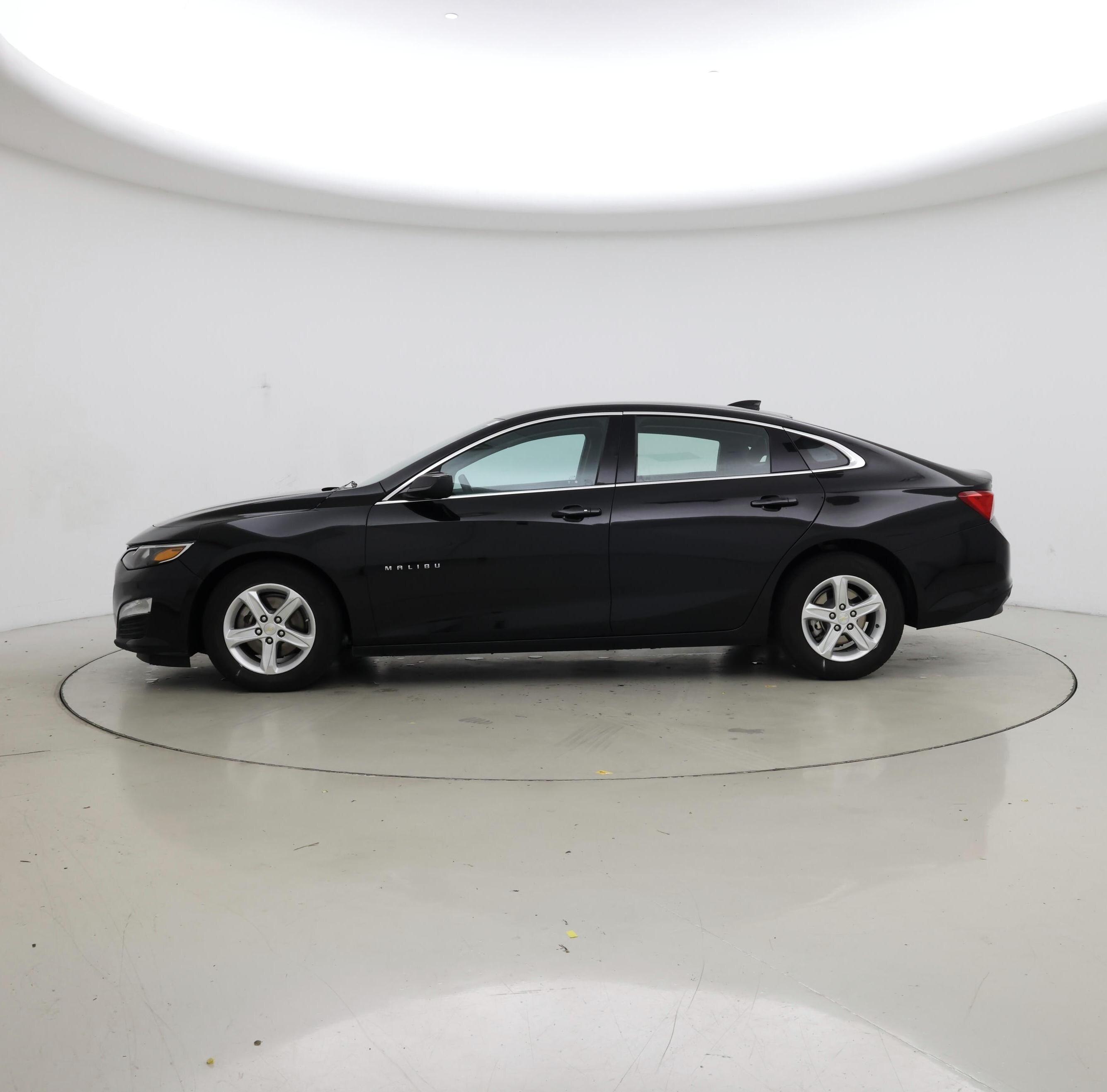 Thumbnail: 2023 Chevrolet Malibu - 3