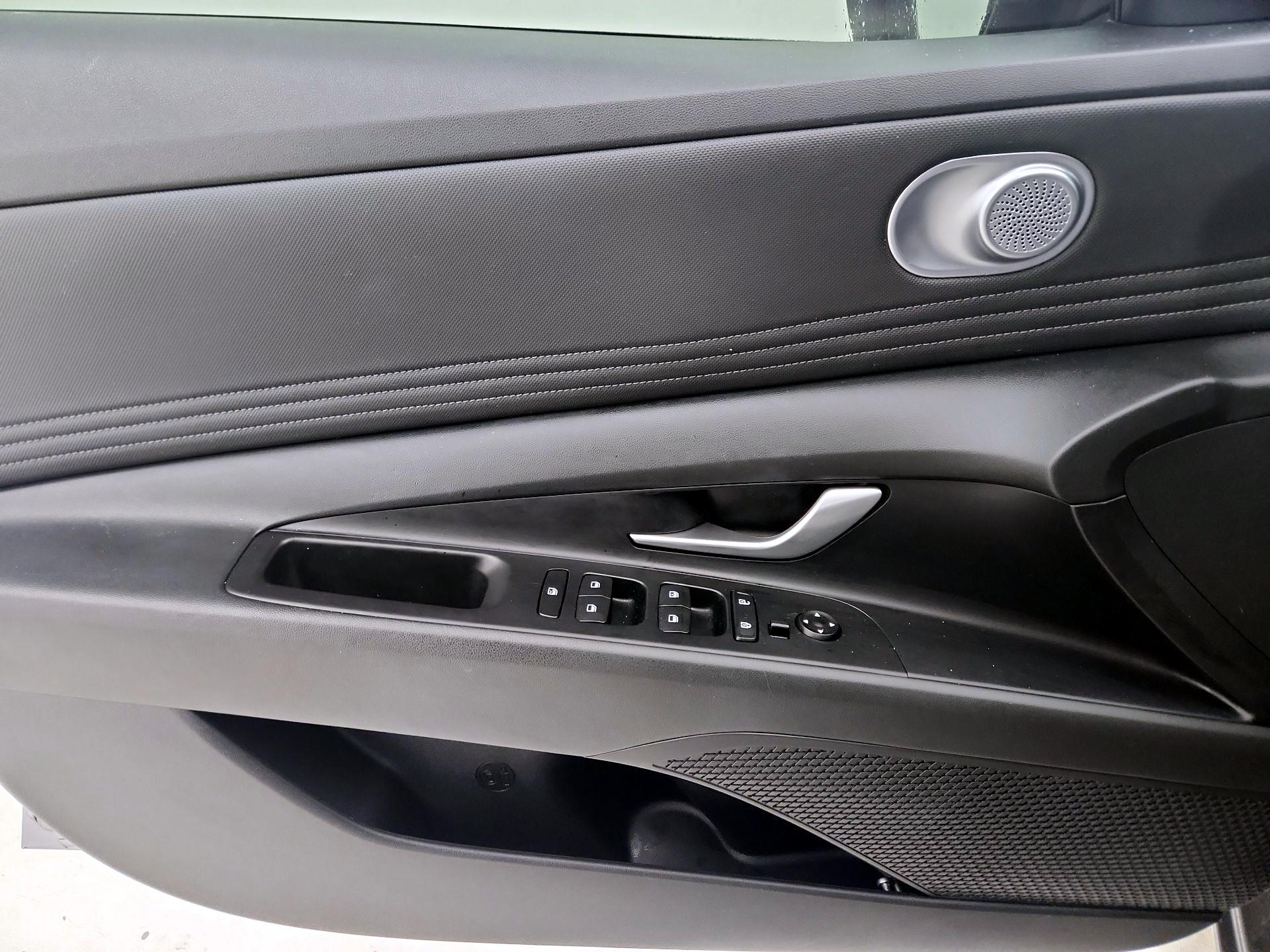 Thumbnail: 2023 Hyundai Elantra - 12