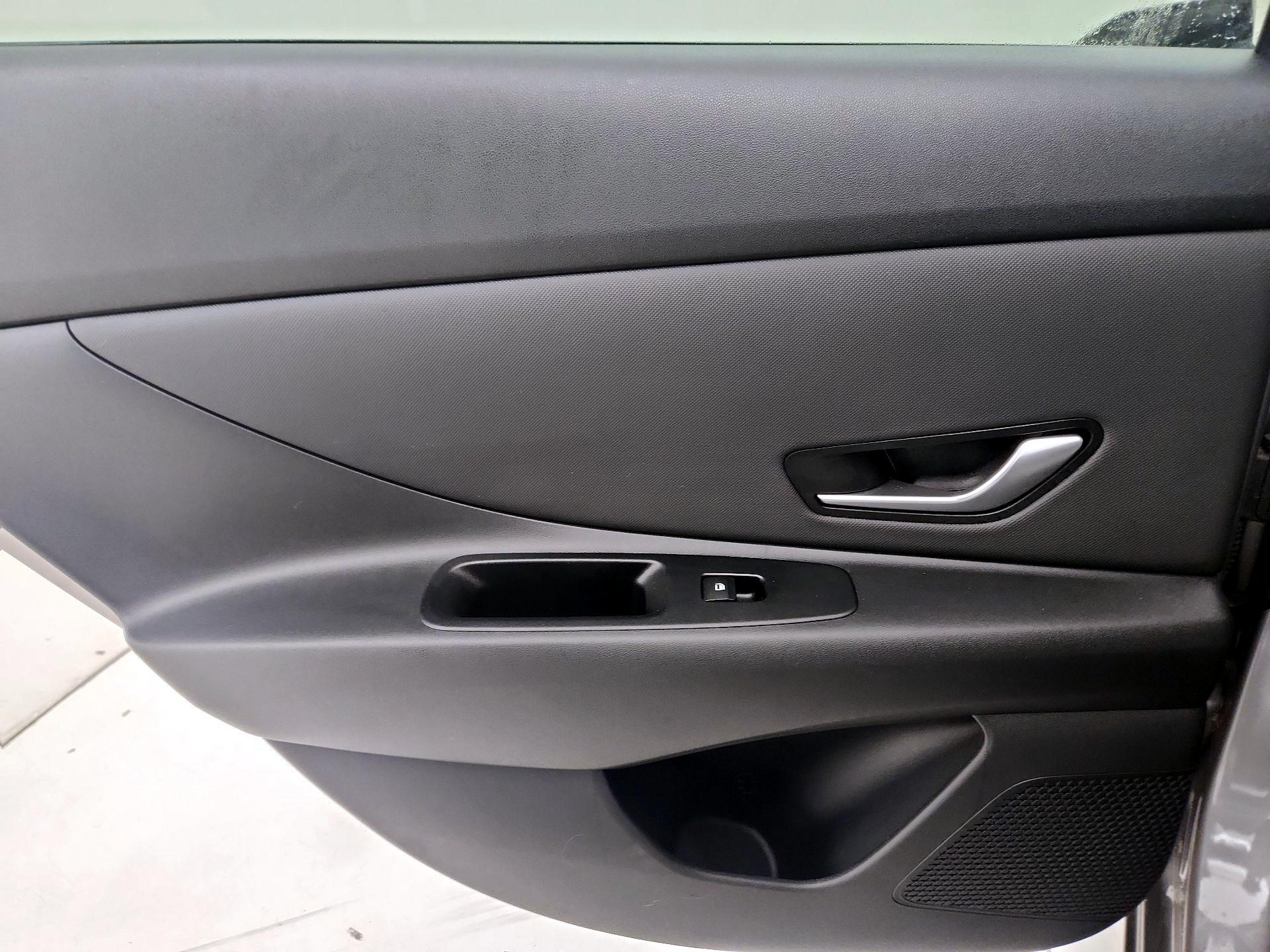 Thumbnail: 2023 Hyundai Elantra - 20
