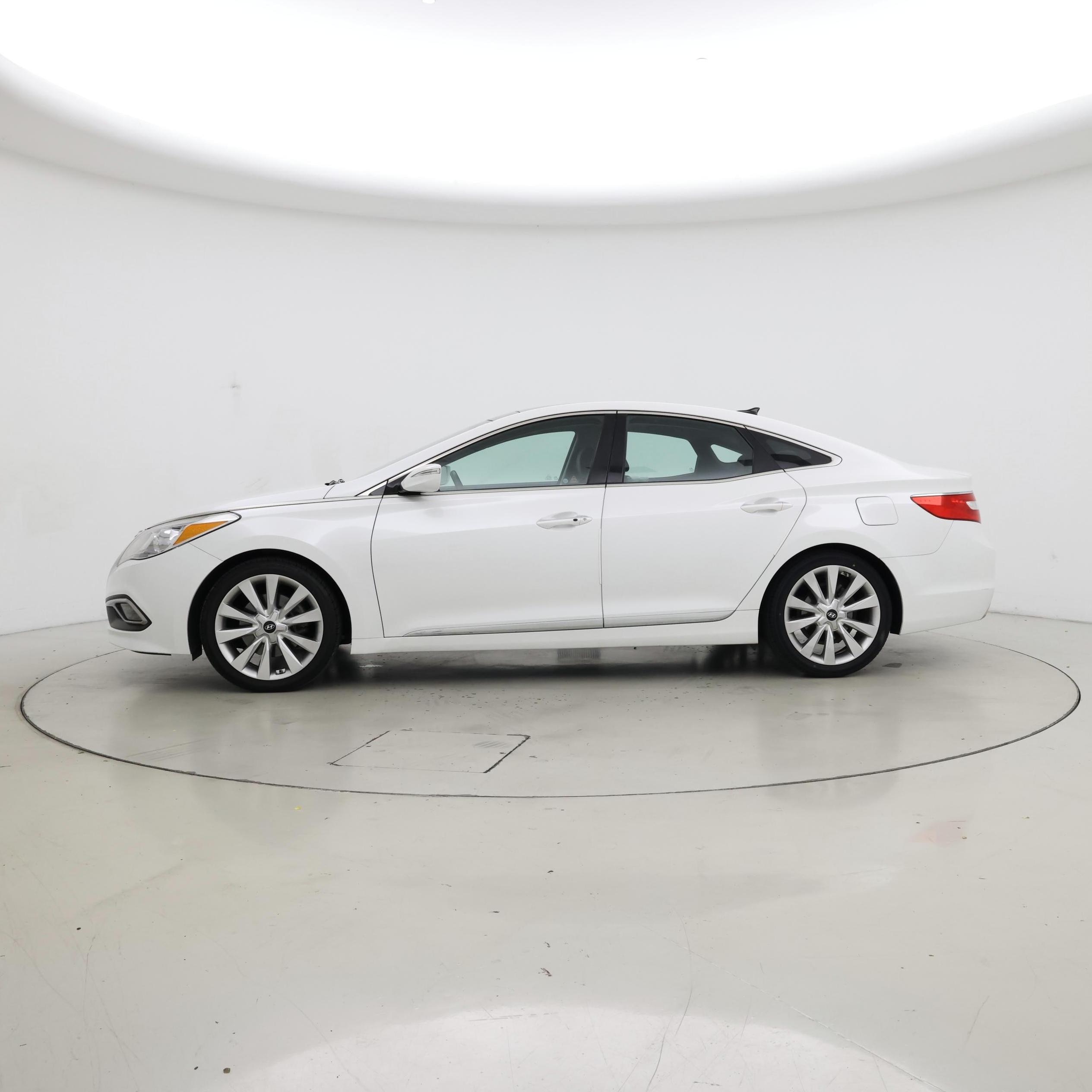 Thumbnail: 2016 Hyundai Azera - 3