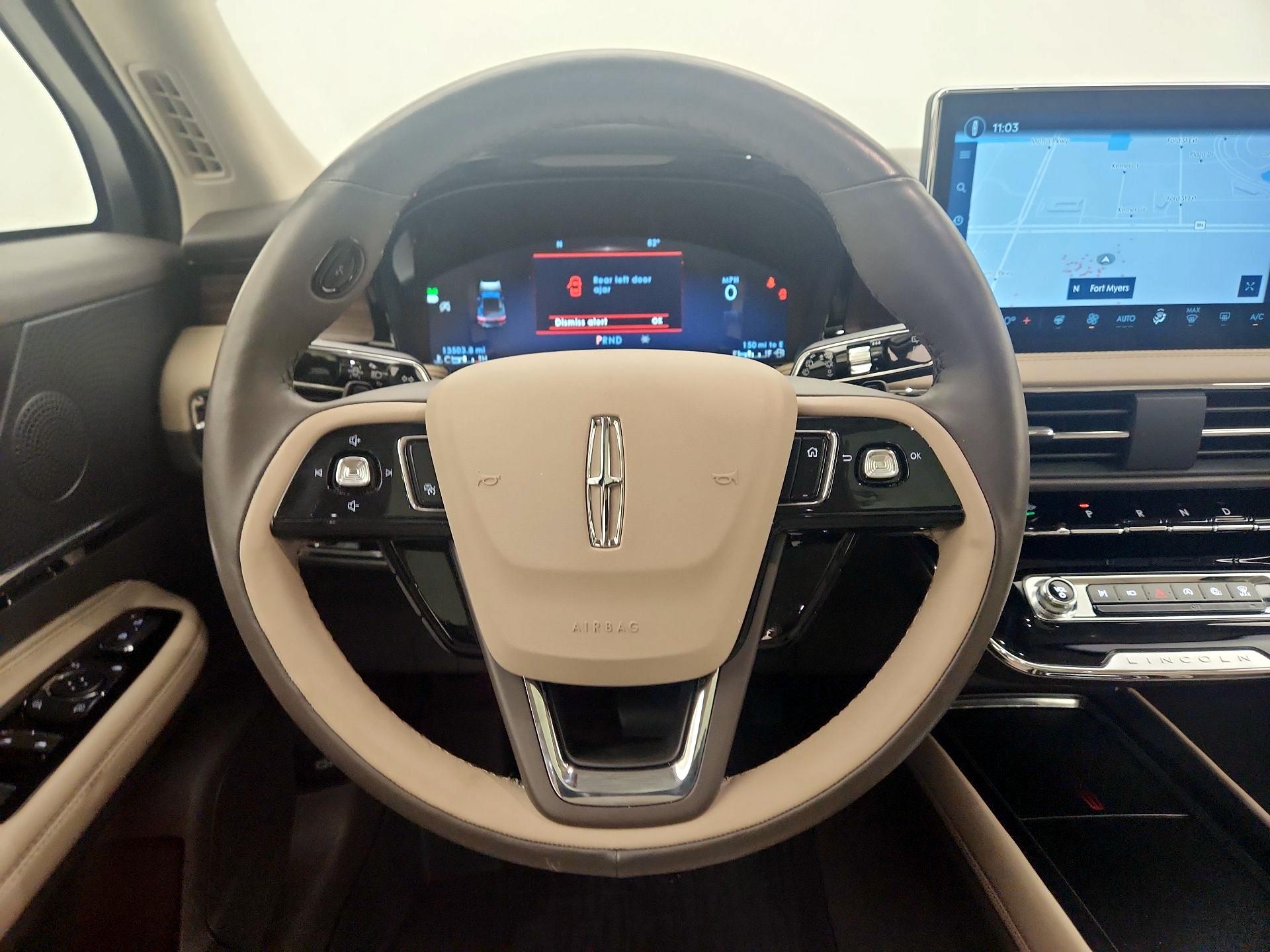 Thumbnail: 2023 Lincoln Corsair - 10