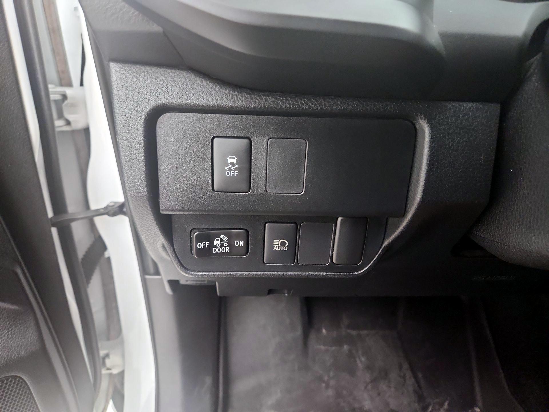 Thumbnail: 2021 Toyota Tacoma - 13