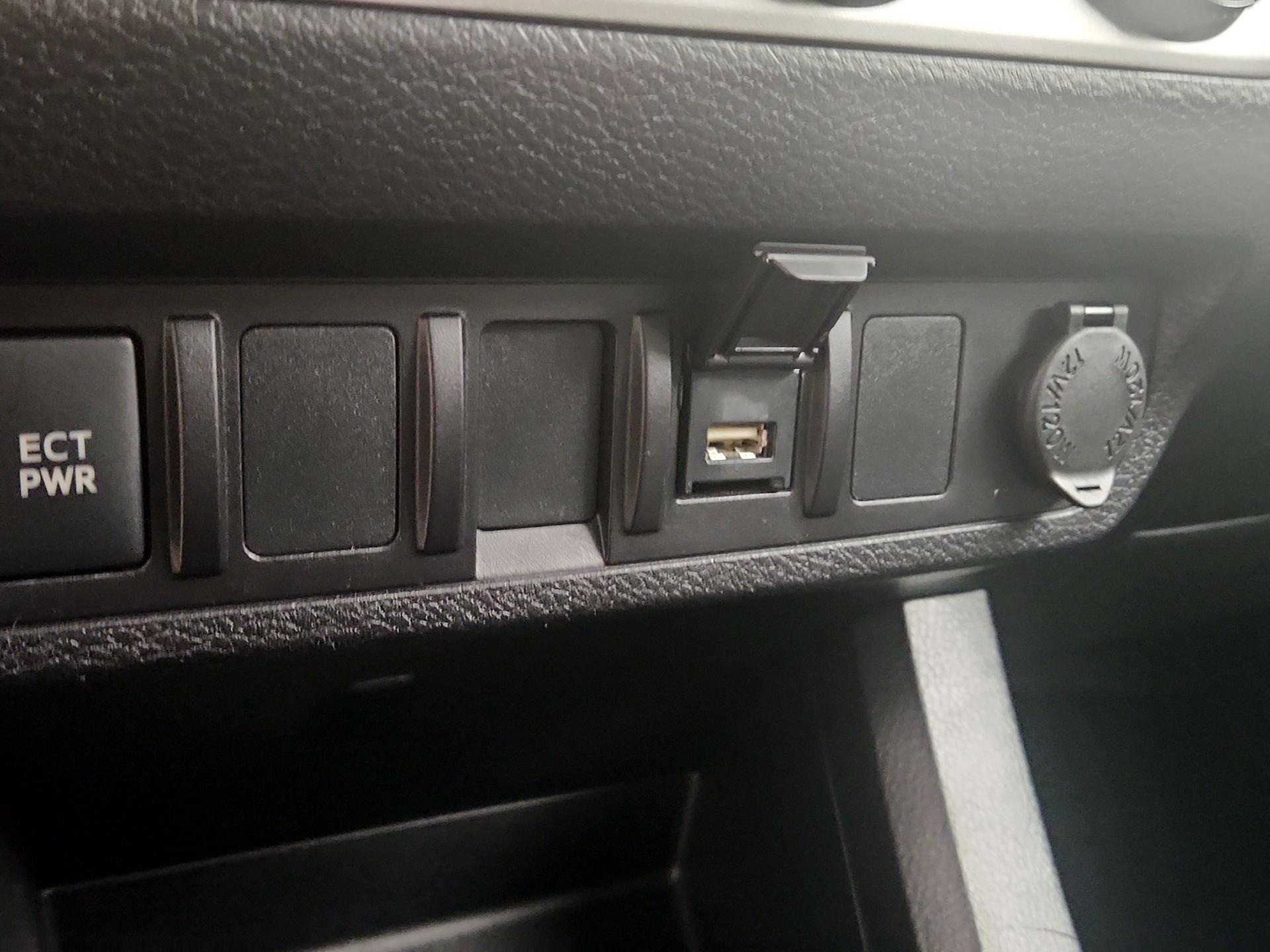 Thumbnail: 2021 Toyota Tacoma - 18