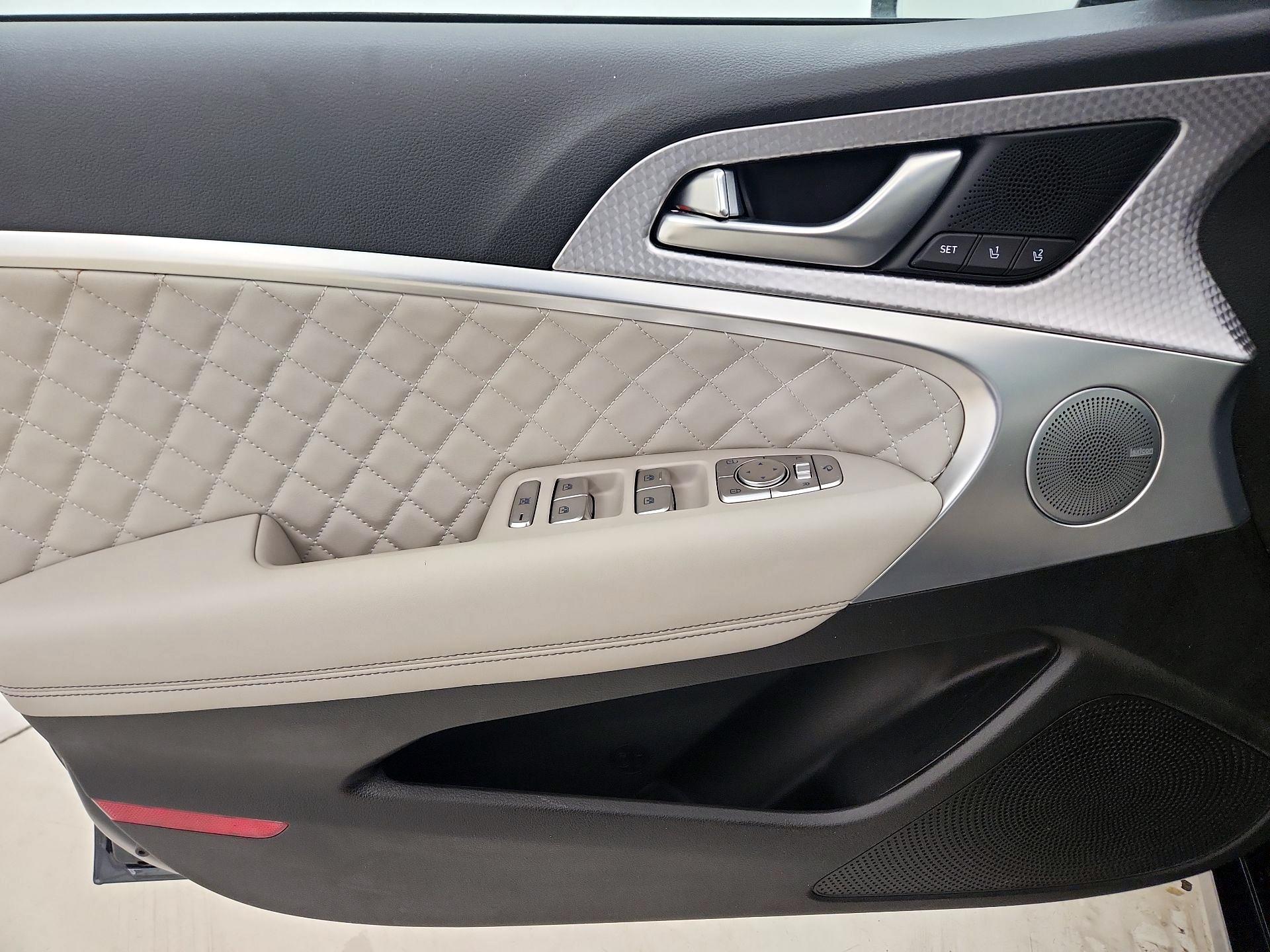 Thumbnail: 2023 Genesis G70 - 12