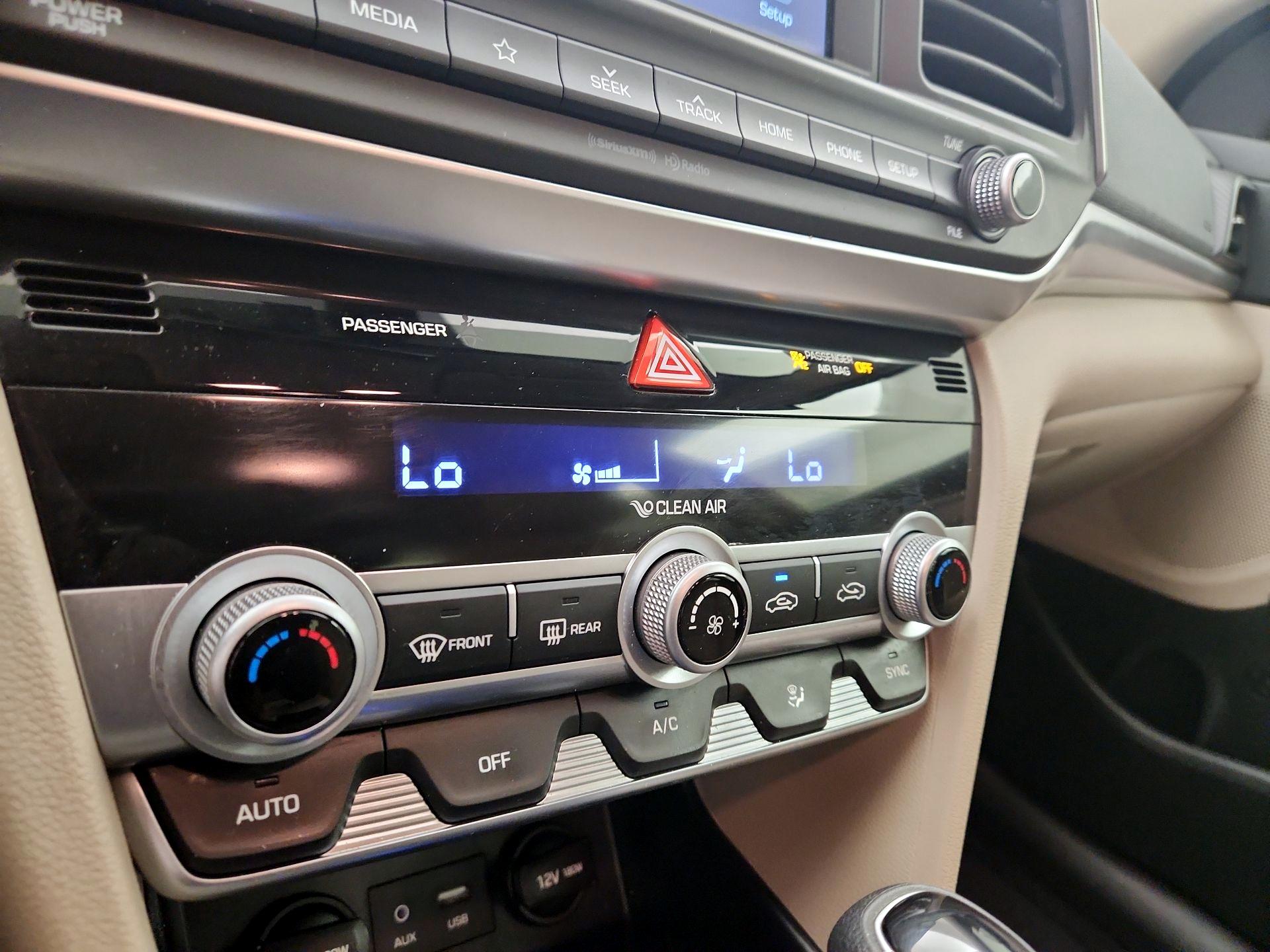 Thumbnail: 2020 Hyundai Elantra - 16