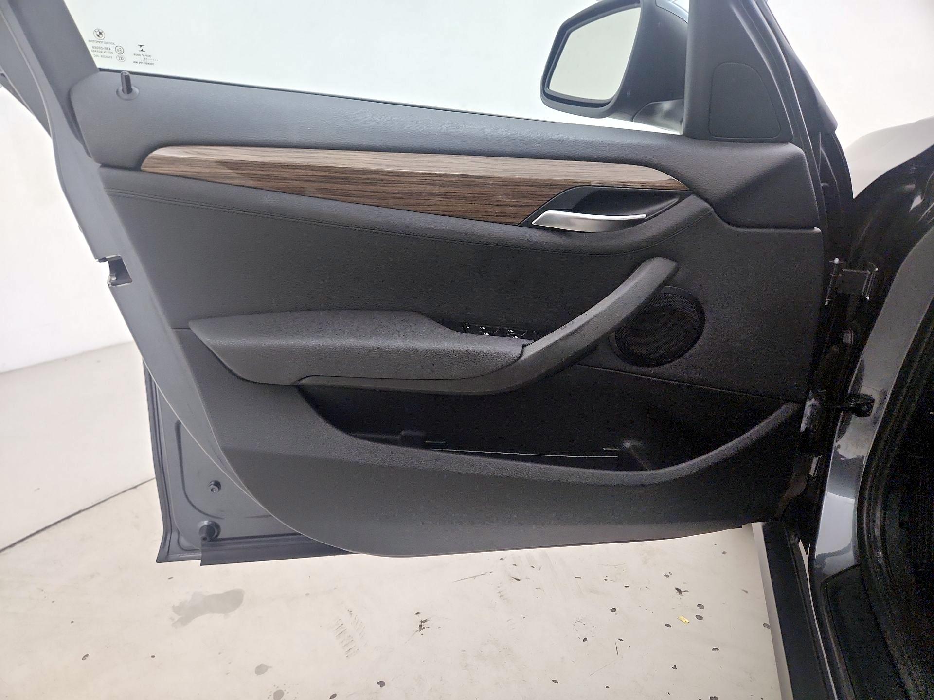 Thumbnail: 2015 BMW X1 - 12