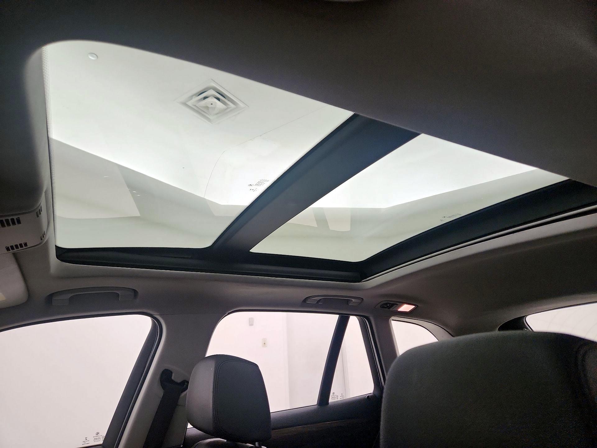 Thumbnail: 2015 BMW X1 - 19