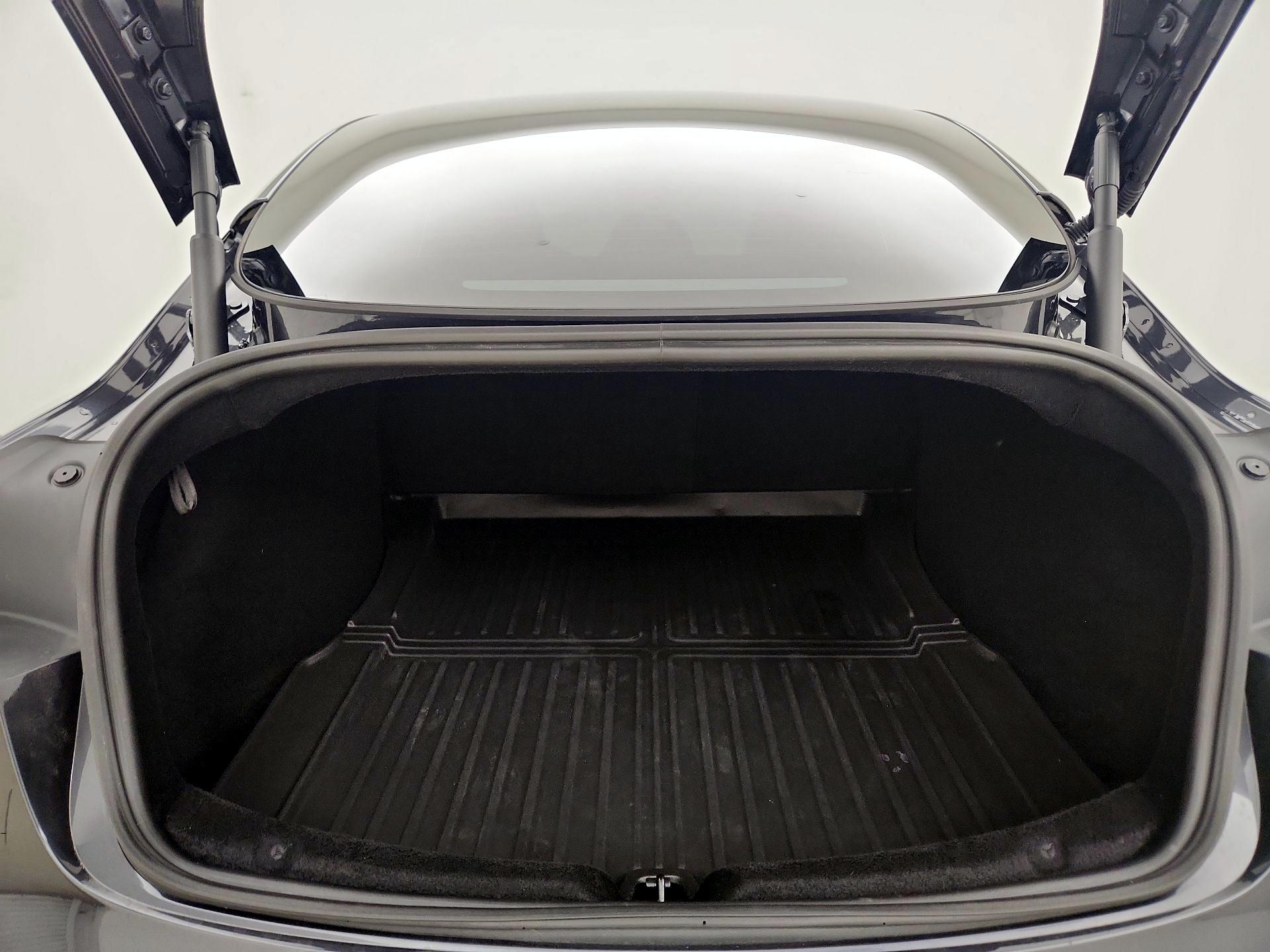 Thumbnail: 2025 Tesla Model 3 - 20