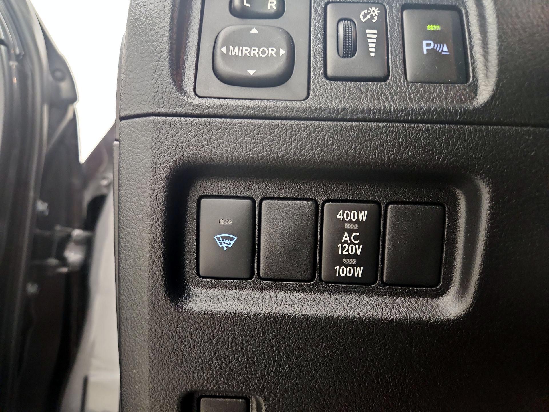 Thumbnail: 2016 Toyota 4Runner - 13