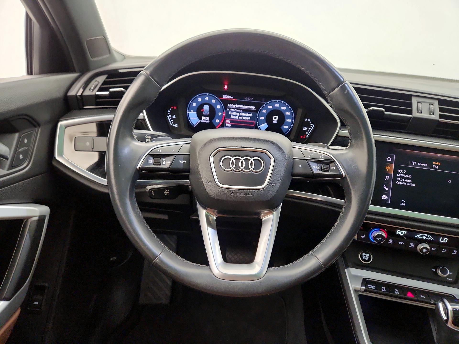 Thumbnail: 2021 Audi Q3 - 10