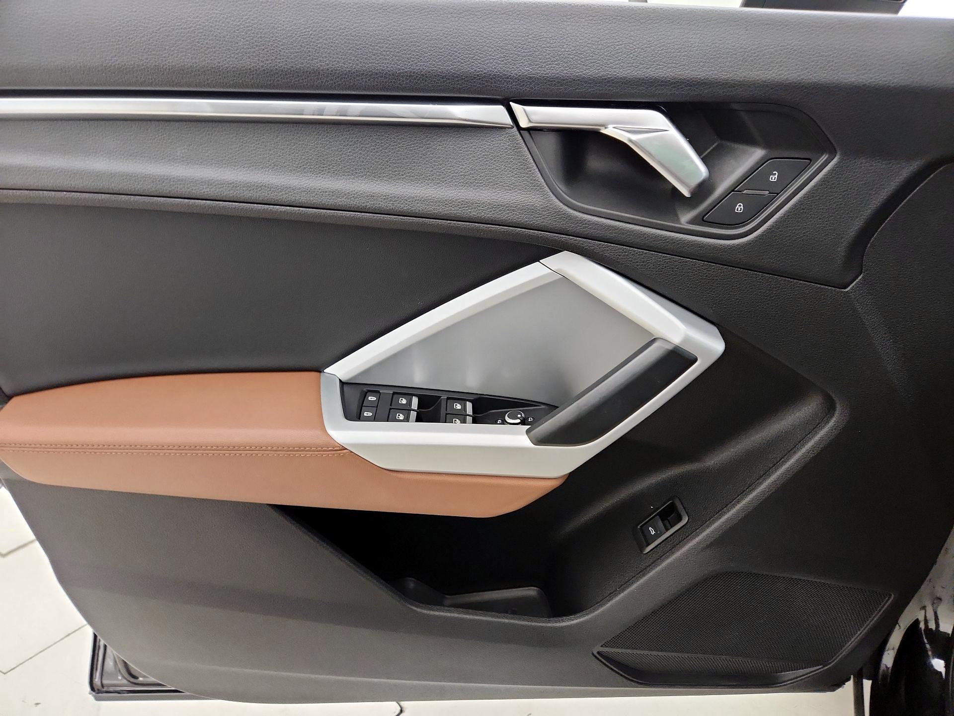 Thumbnail: 2021 Audi Q3 - 12