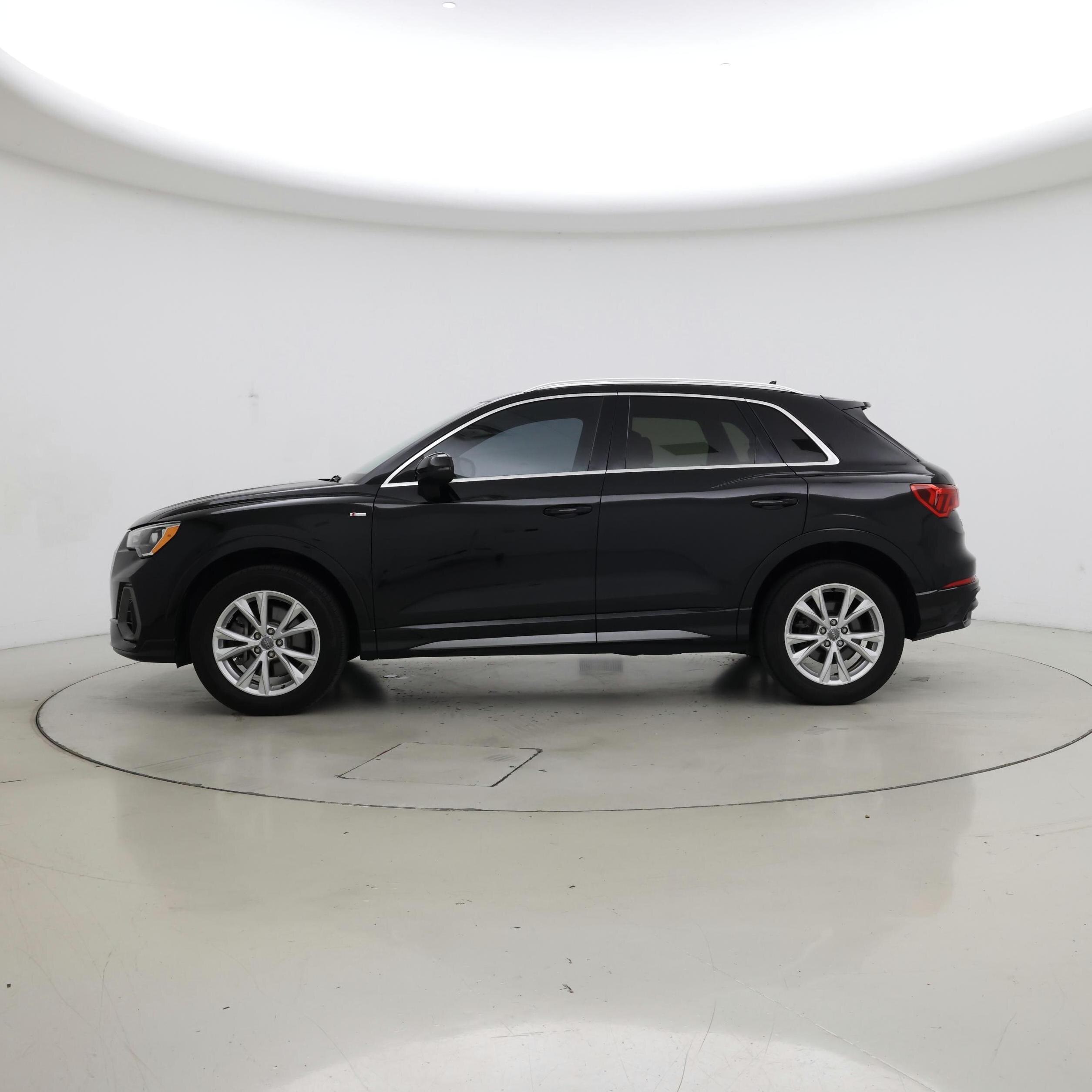 Thumbnail: 2021 Audi Q3 - 3