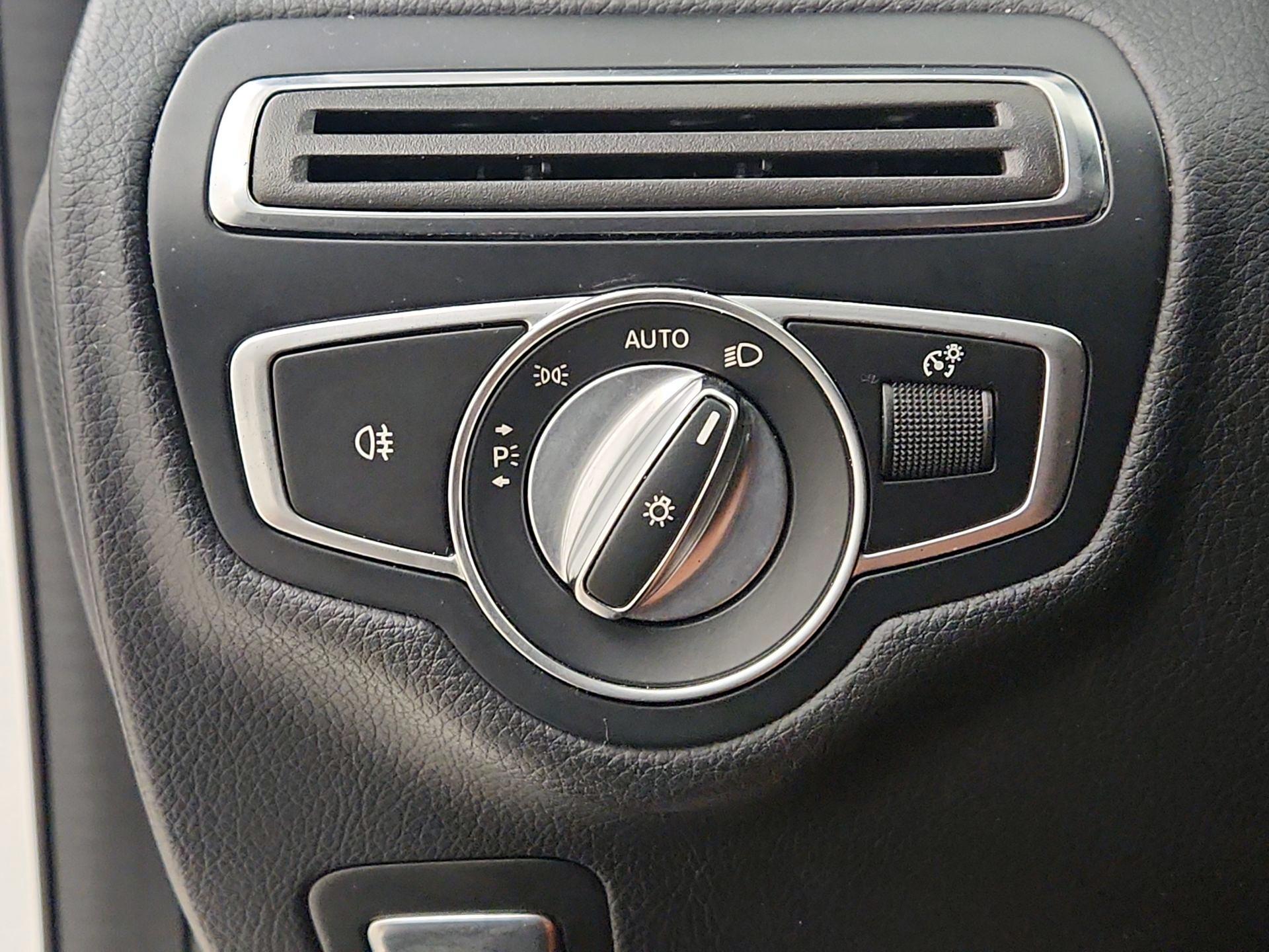 Thumbnail: 2019 Mercedes-Benz C-Class - 13