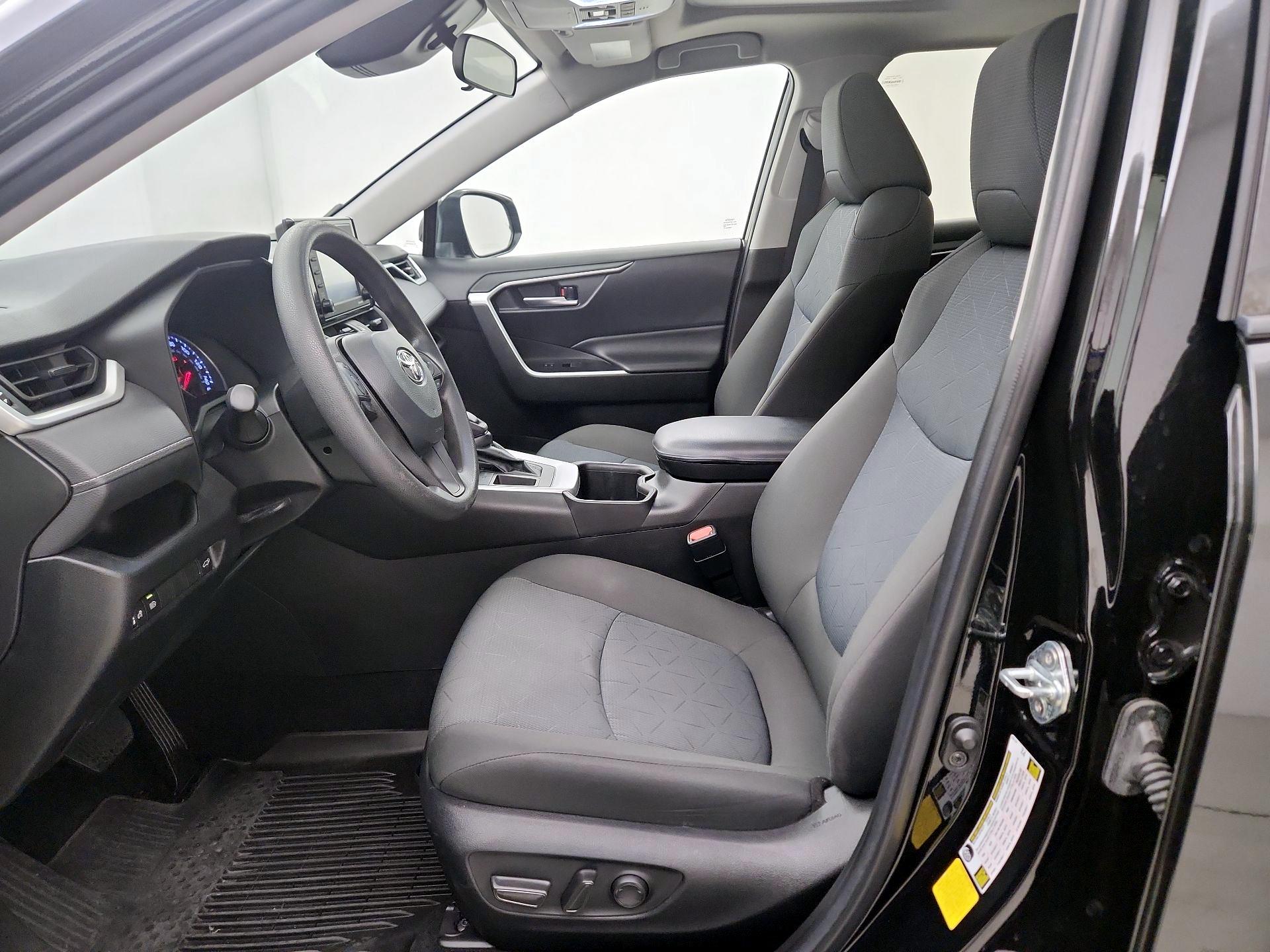 Thumbnail: 2022 Toyota RAV4 - 11