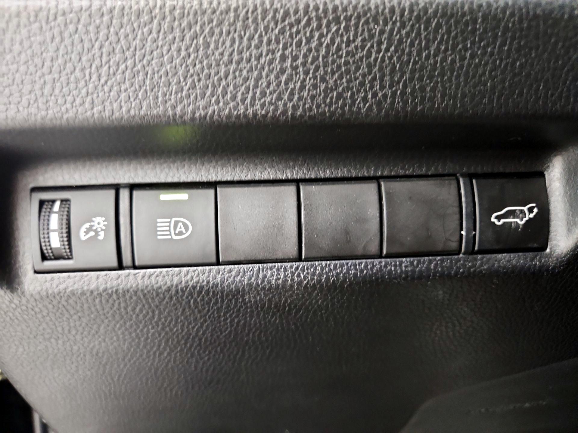 Thumbnail: 2022 Toyota RAV4 - 13