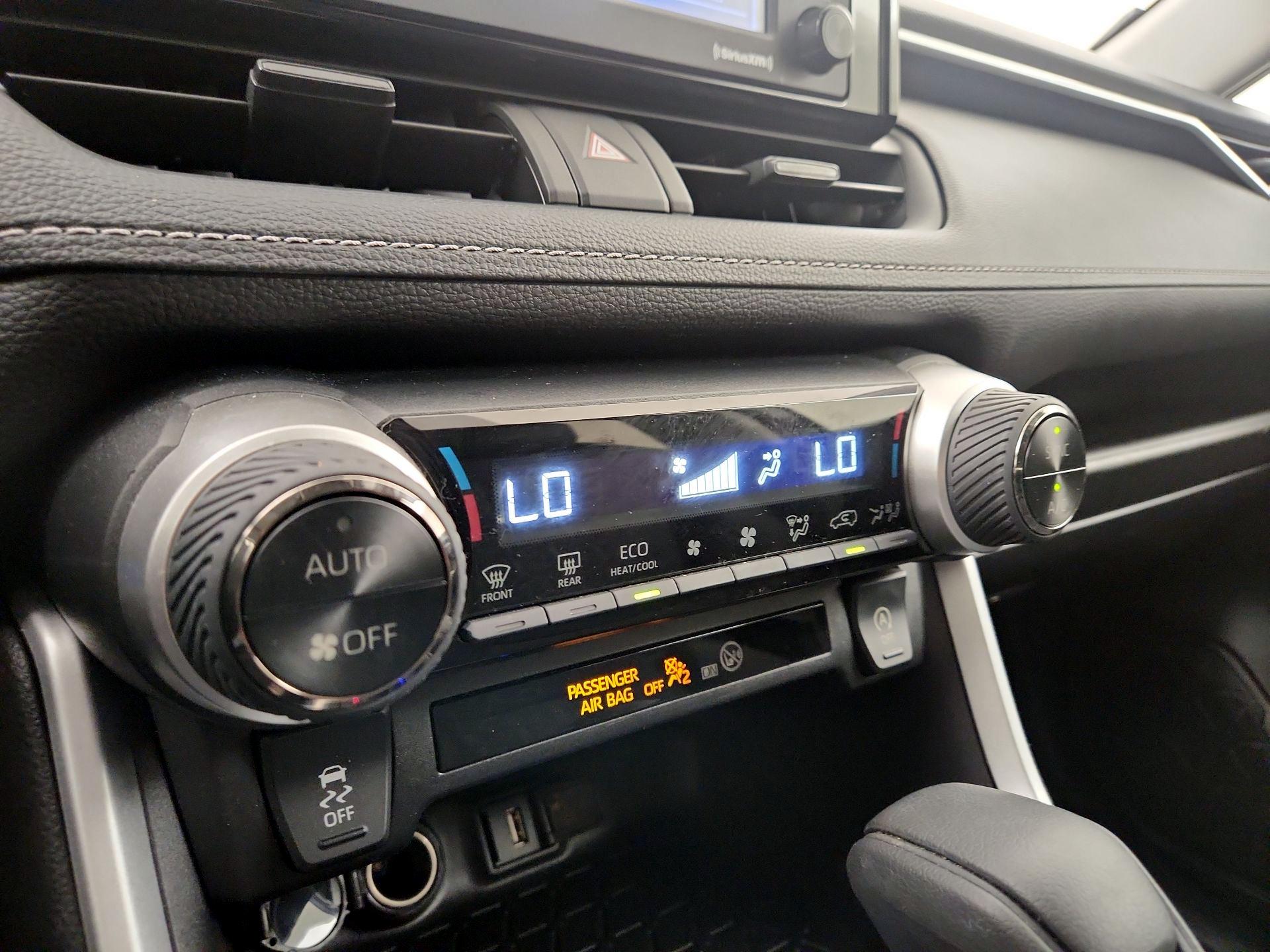 Thumbnail: 2022 Toyota RAV4 - 16