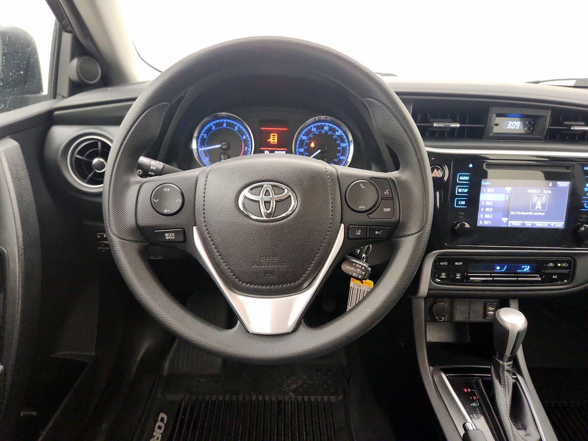 Thumbnail: 2018 Toyota Corolla - 10