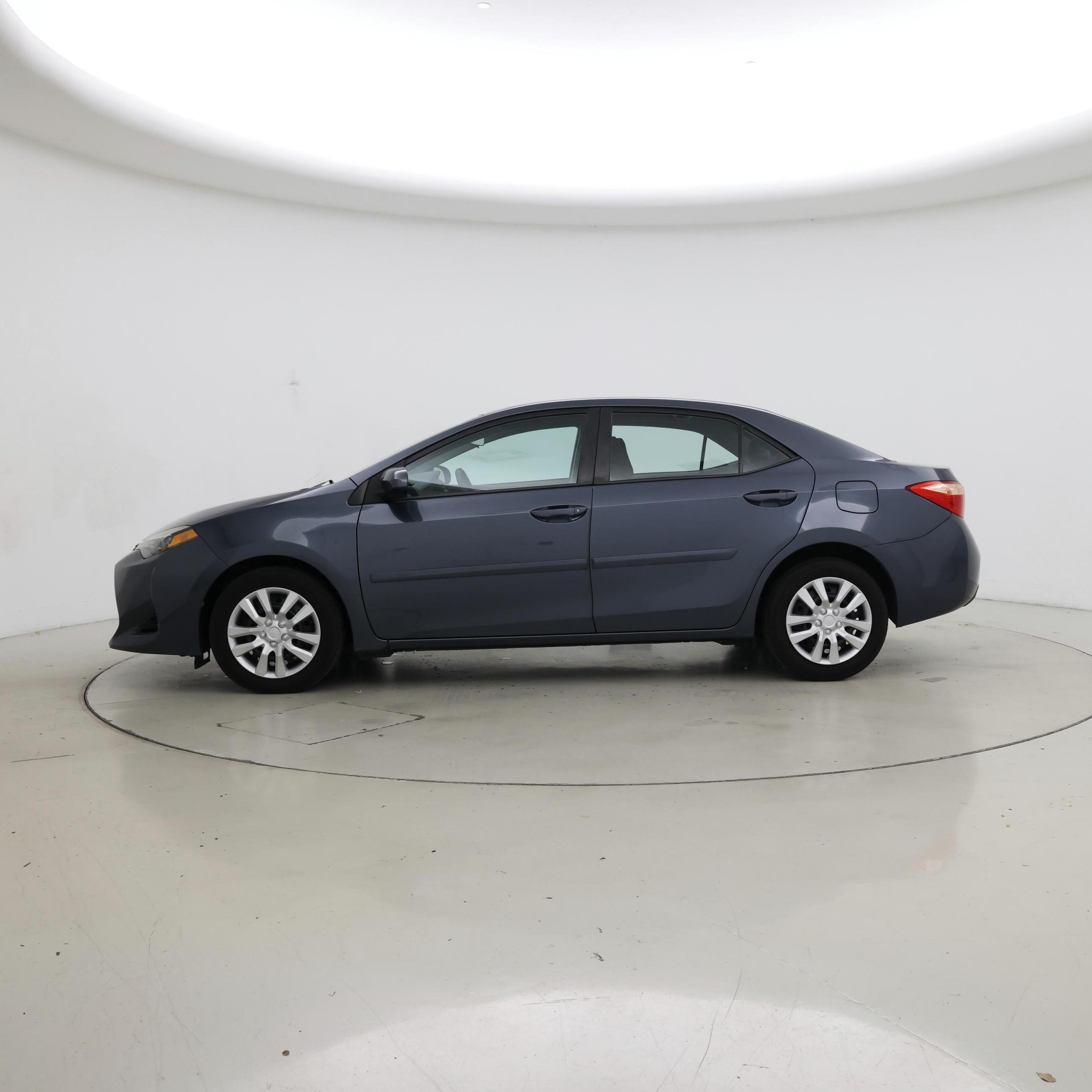 Thumbnail: 2018 Toyota Corolla - 3
