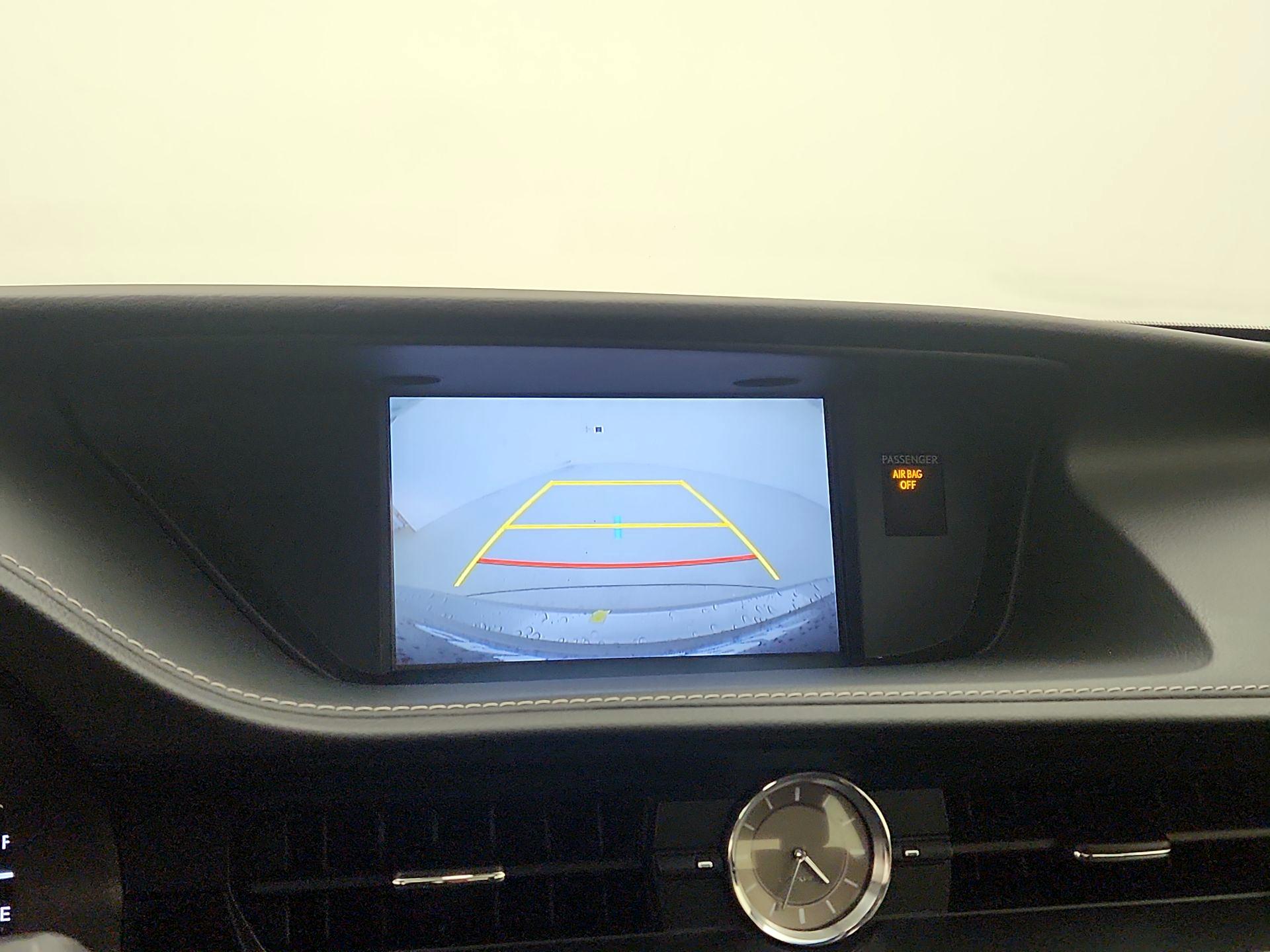 Thumbnail: 2016 Lexus ES - 14