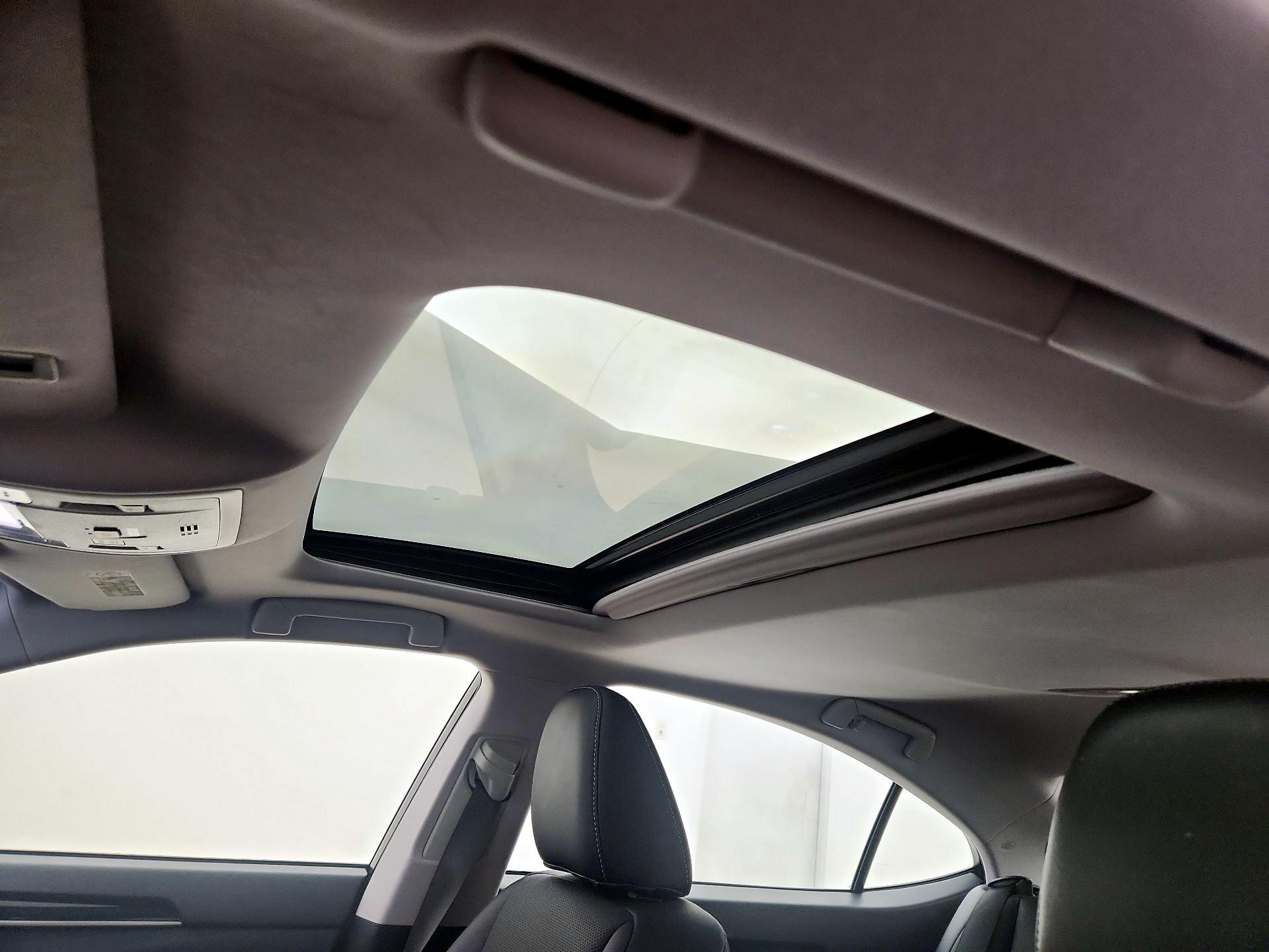 Thumbnail: 2016 Lexus ES - 19