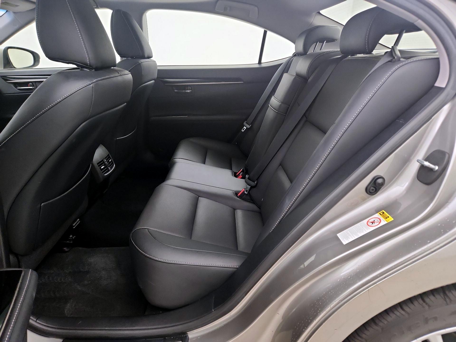 Thumbnail: 2016 Lexus ES - 20