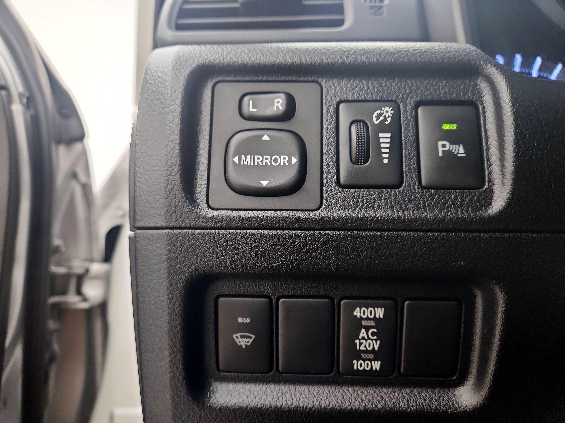 Thumbnail: 2014 Toyota 4Runner - 13