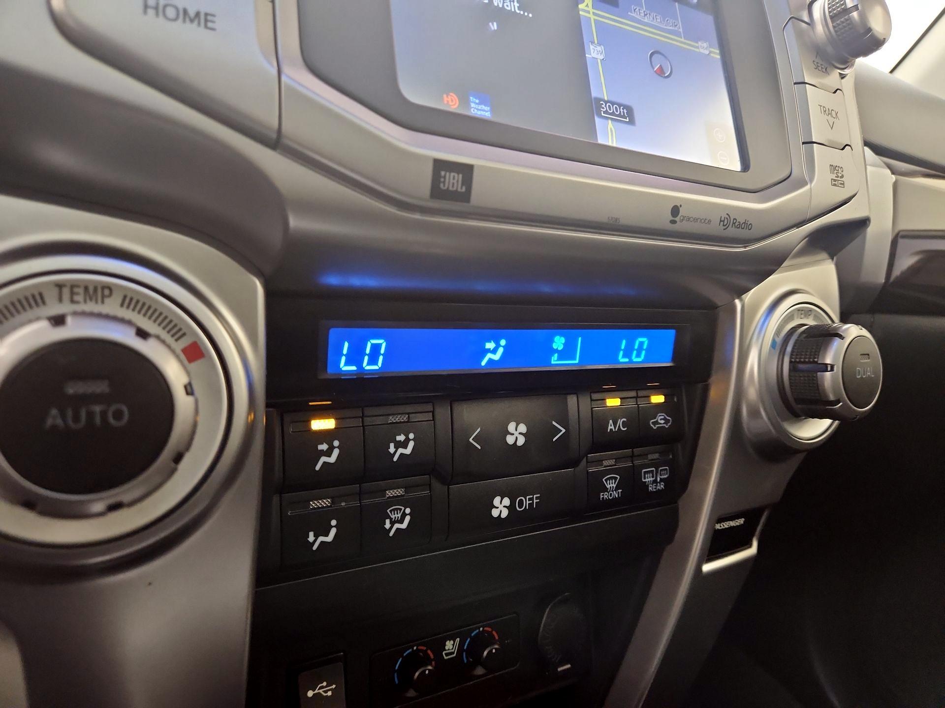 Thumbnail: 2014 Toyota 4Runner - 17