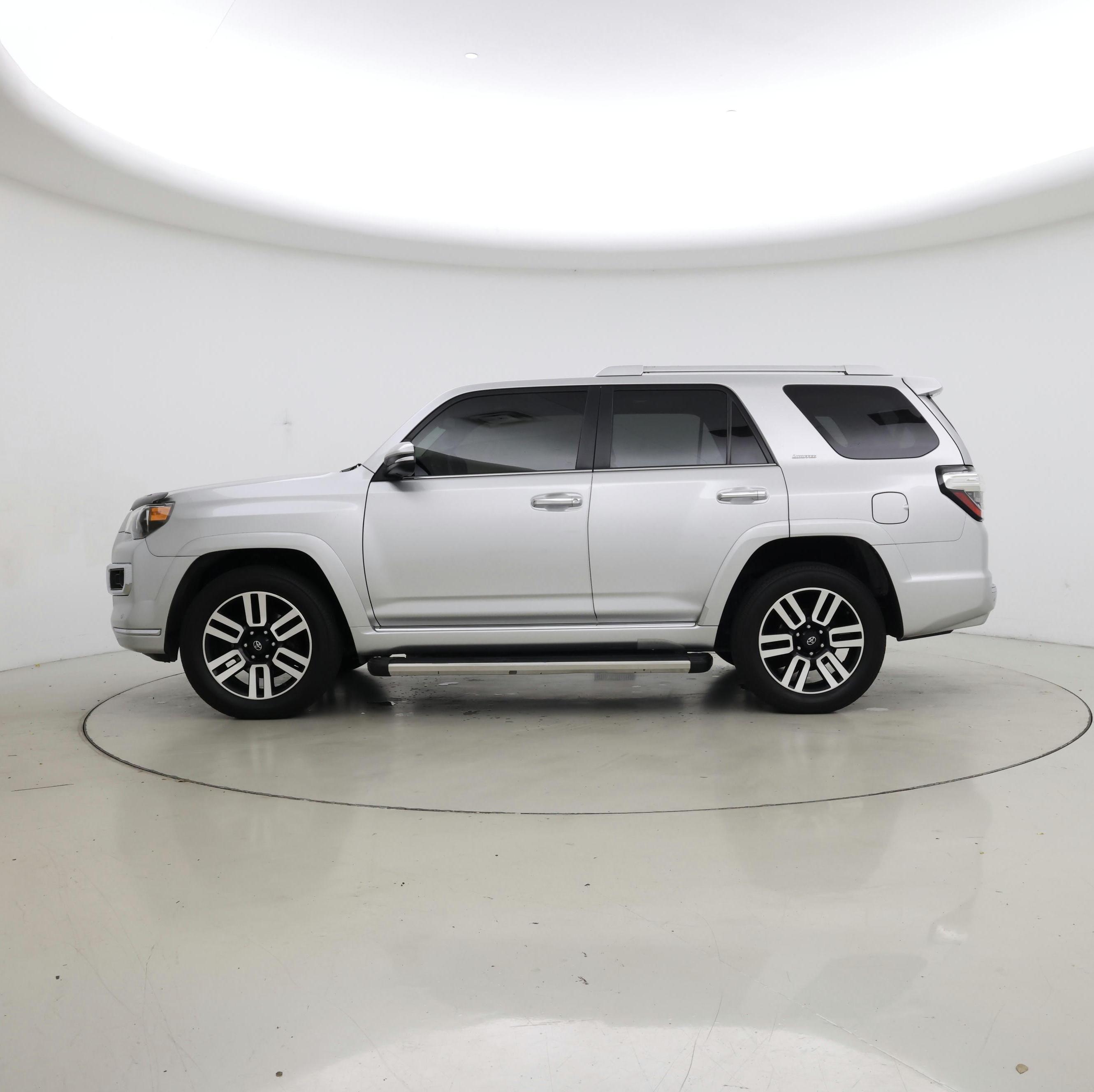 Thumbnail: 2014 Toyota 4Runner - 3
