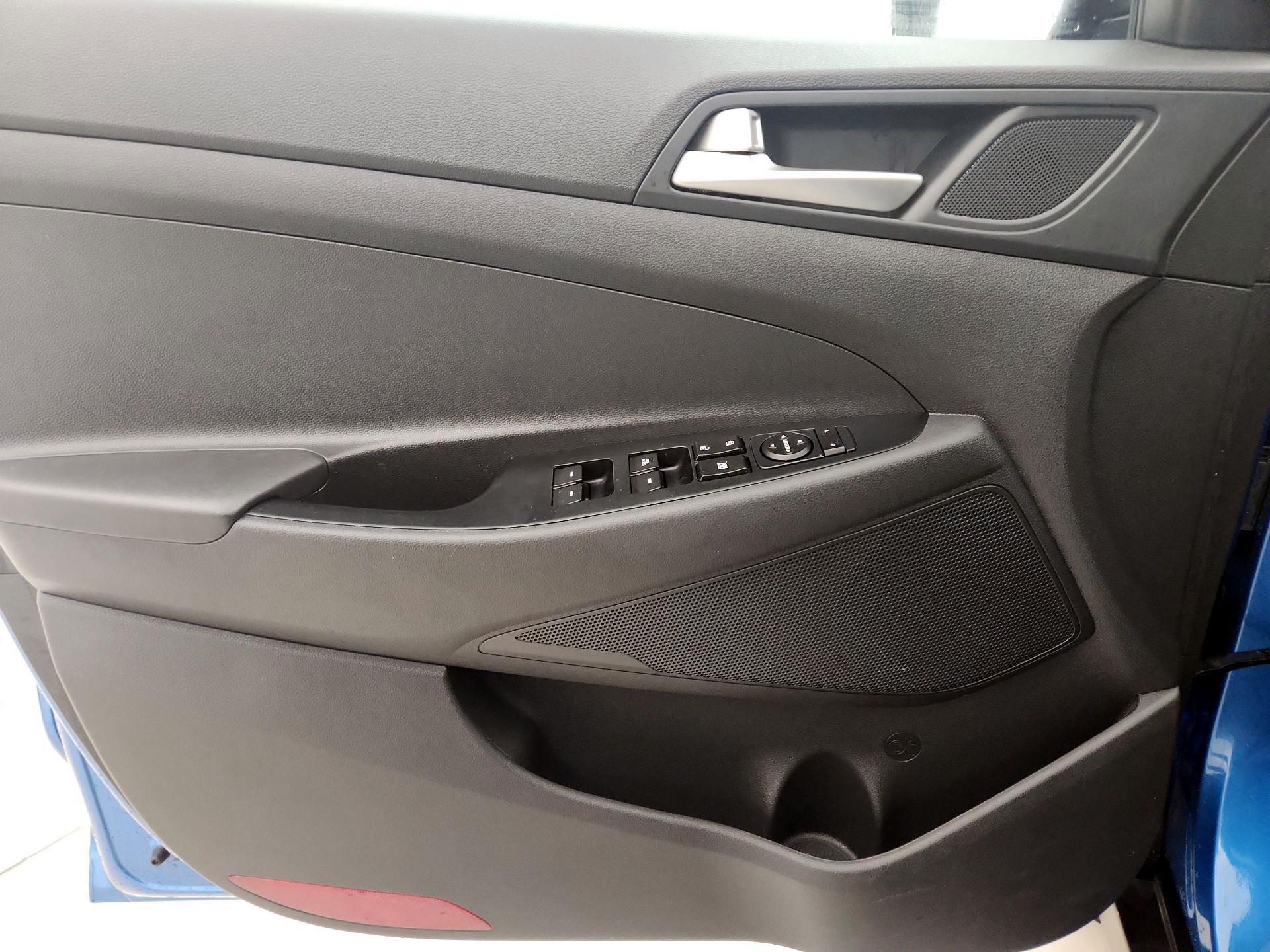 Thumbnail: 2020 Hyundai Tucson - 12