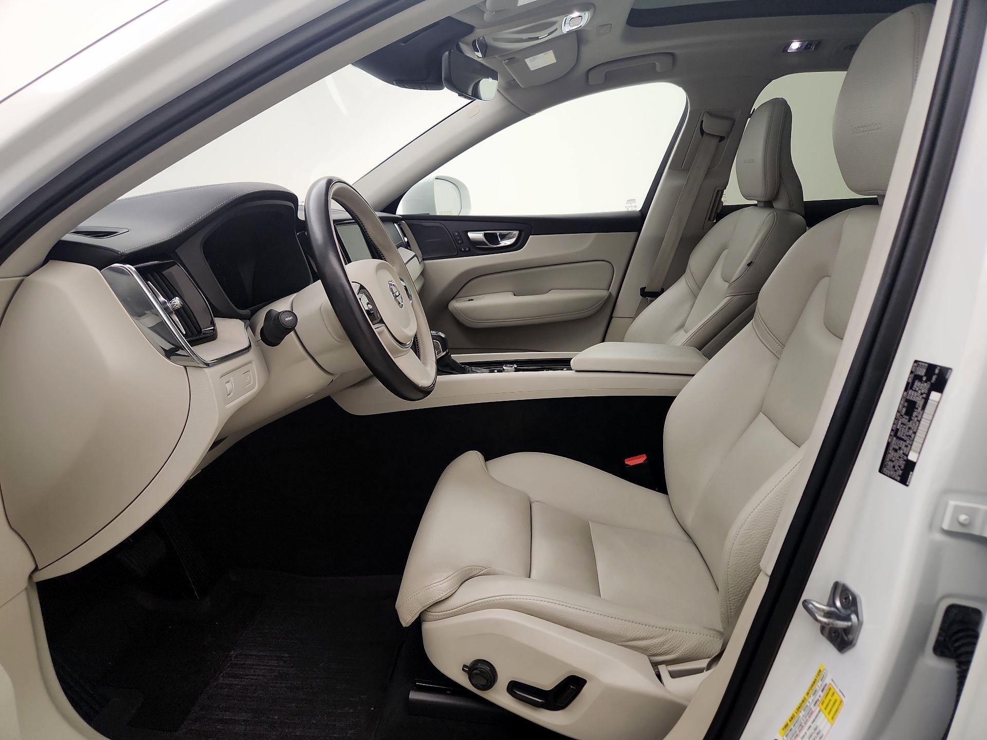Thumbnail: 2019 Volvo XC60 - 11