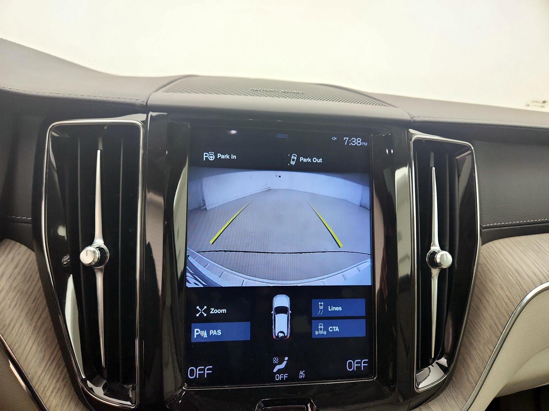 Thumbnail: 2019 Volvo XC60 - 14
