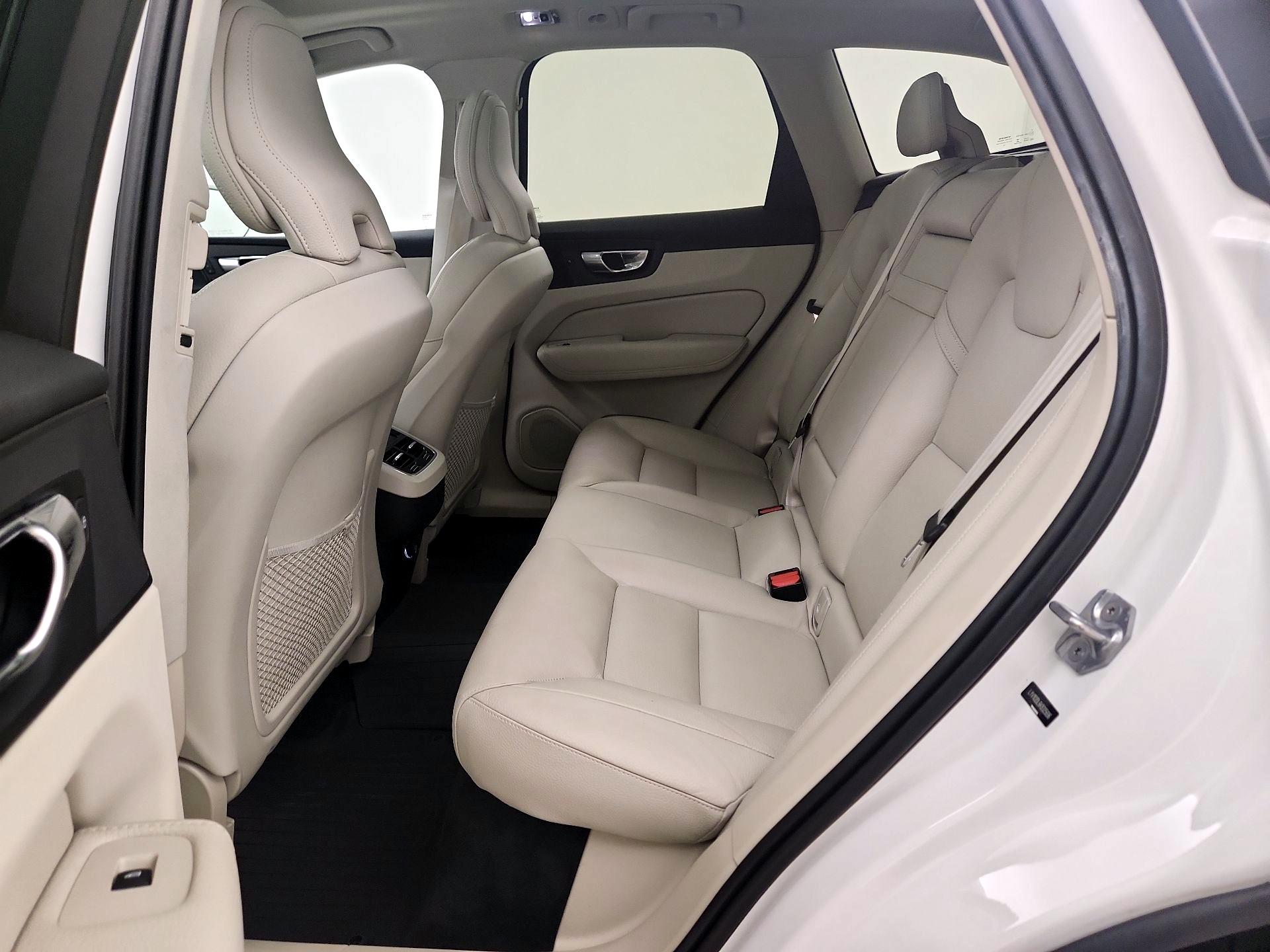 Thumbnail: 2019 Volvo XC60 - 20