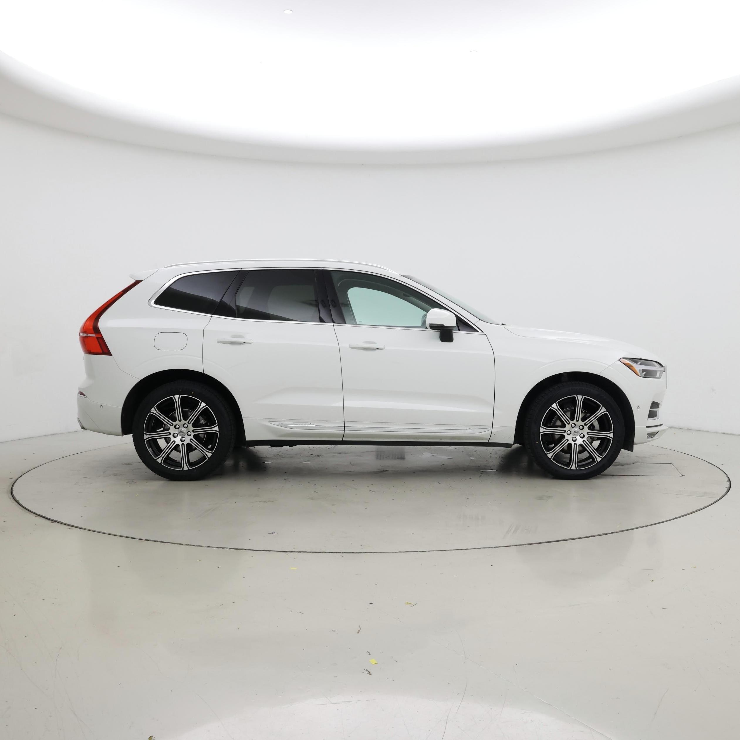 Thumbnail: 2019 Volvo XC60 - 7