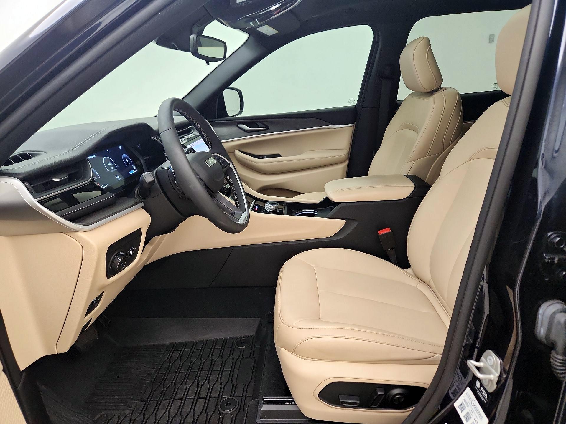 Thumbnail: 2023 Jeep Grand Cherokee - 11