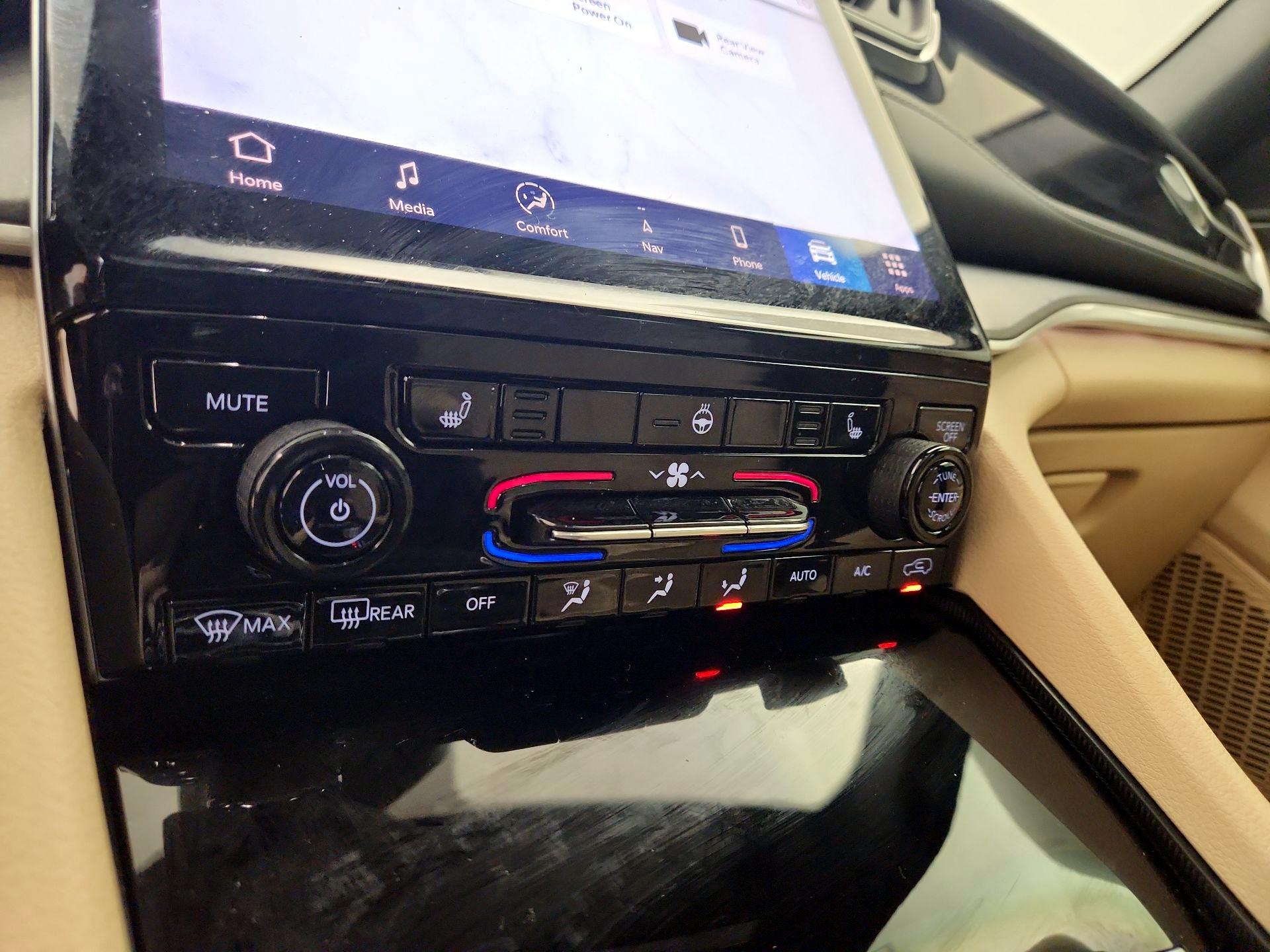Thumbnail: 2023 Jeep Grand Cherokee - 17