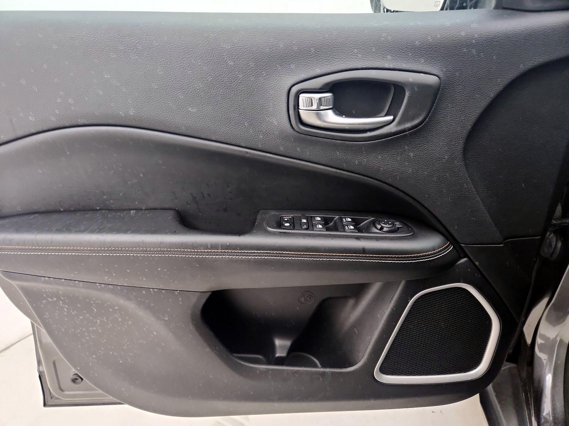 Thumbnail: 2019 Jeep Compass - 12