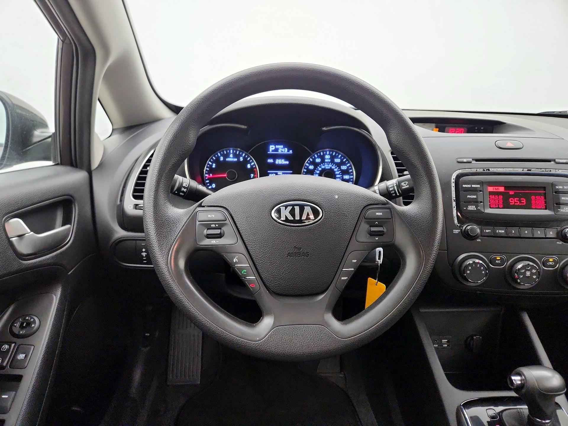 Thumbnail: 2017 Kia Forte - 10