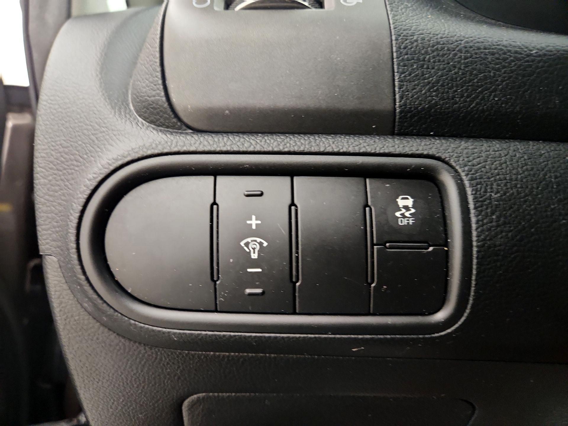 Thumbnail: 2017 Kia Forte - 13