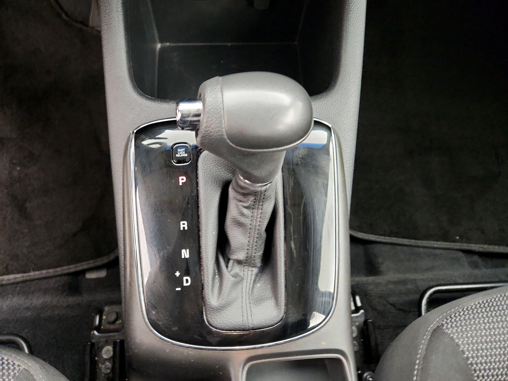 Thumbnail: 2017 Kia Forte - 16