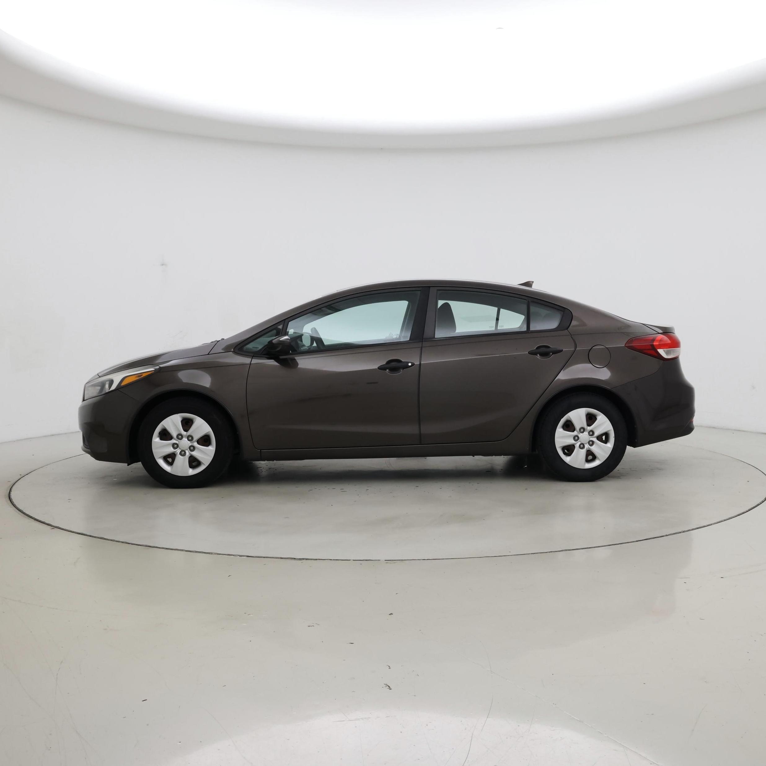 Thumbnail: 2017 Kia Forte - 3